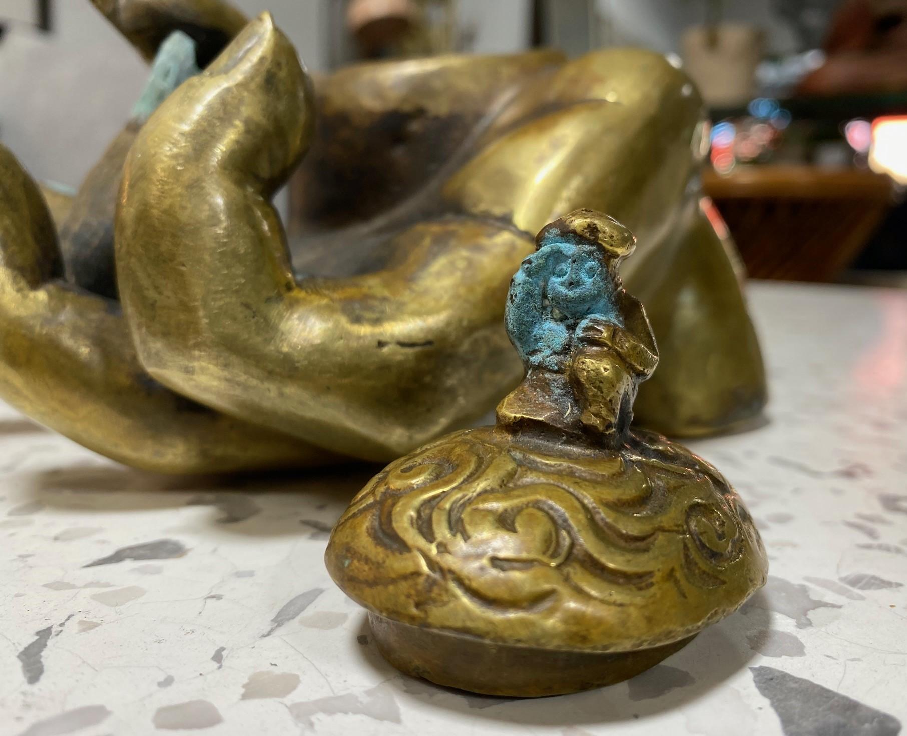 Grand encensoir japonais, chinois et asiatique en bronze, sculpté à la main de Bouddha en vente 2