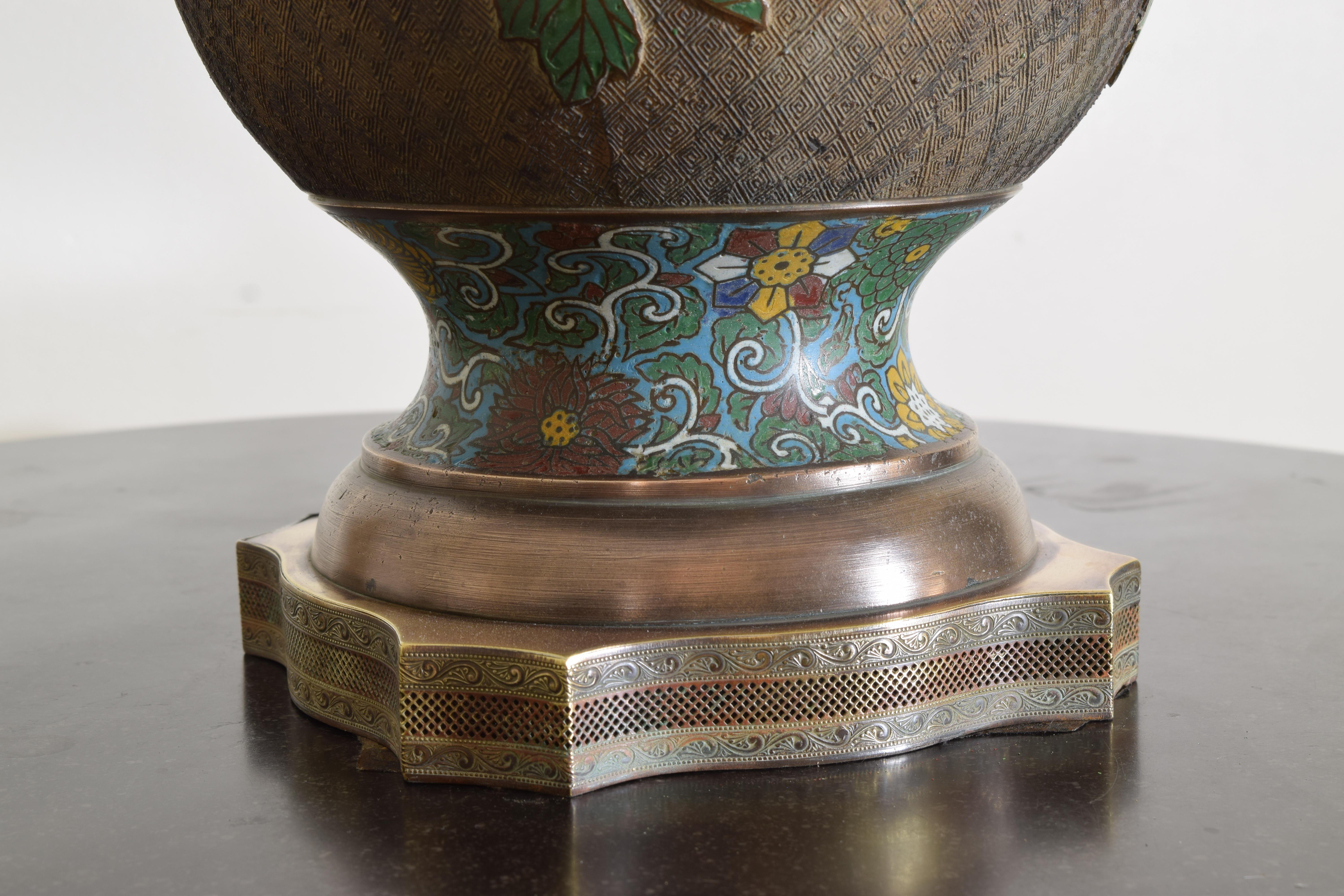 Large Japanese Cloisonné Enamel and Bronze Table Lamp, Early 20th Century 5
