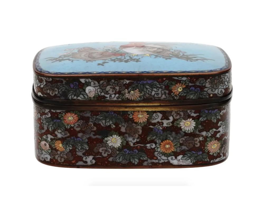 Large Japanese Cloisonne Enamel Goldstone Meiji Box with Roosters In Good Condition For Sale In New York, NY