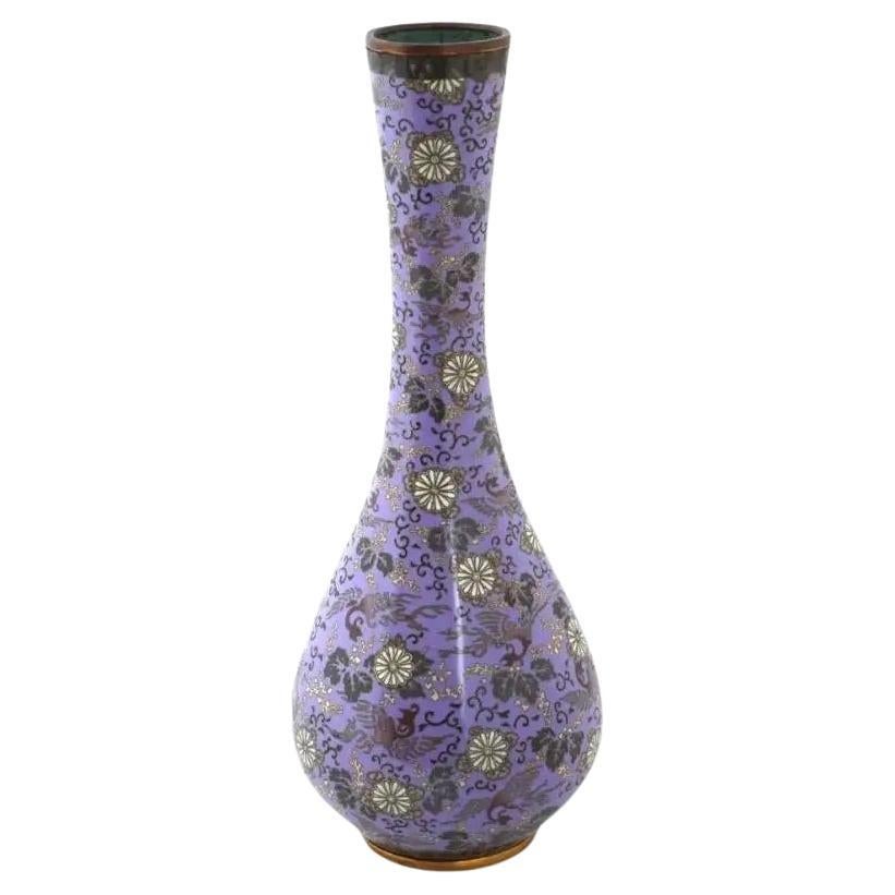 Grande vaso giapponese Cloisonne in smalto viola lavanda con uccelli Paulownia e Phoenix in vendita