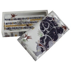 Japanische Contemporary Blue Purple Gold Porzellandose von Masterly Artist