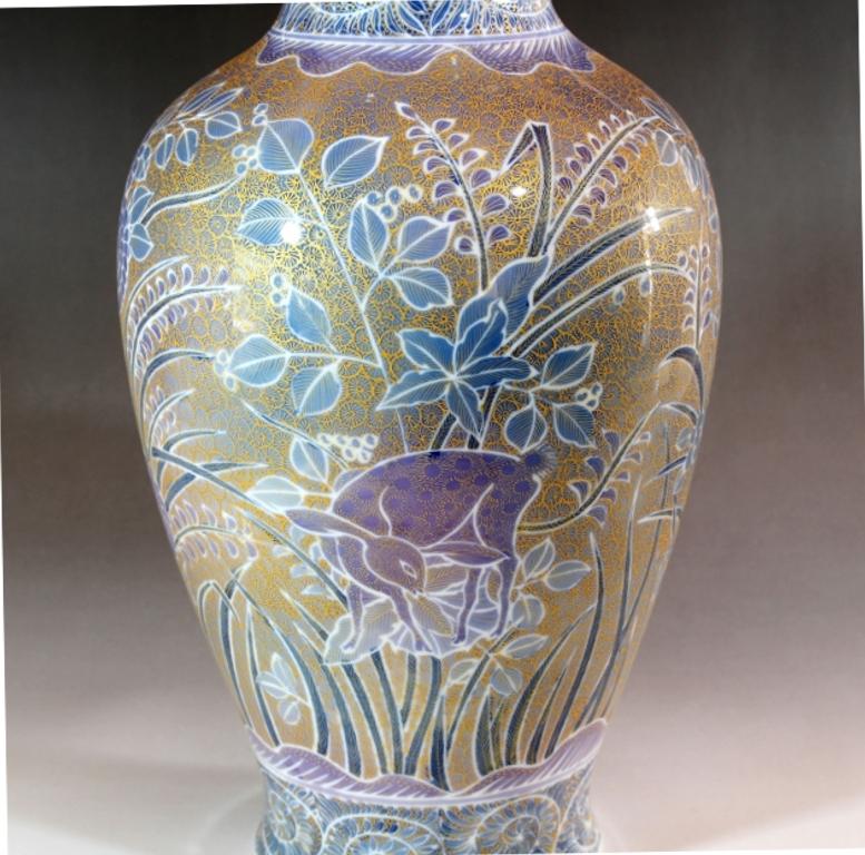 japanese blue porcelain vase