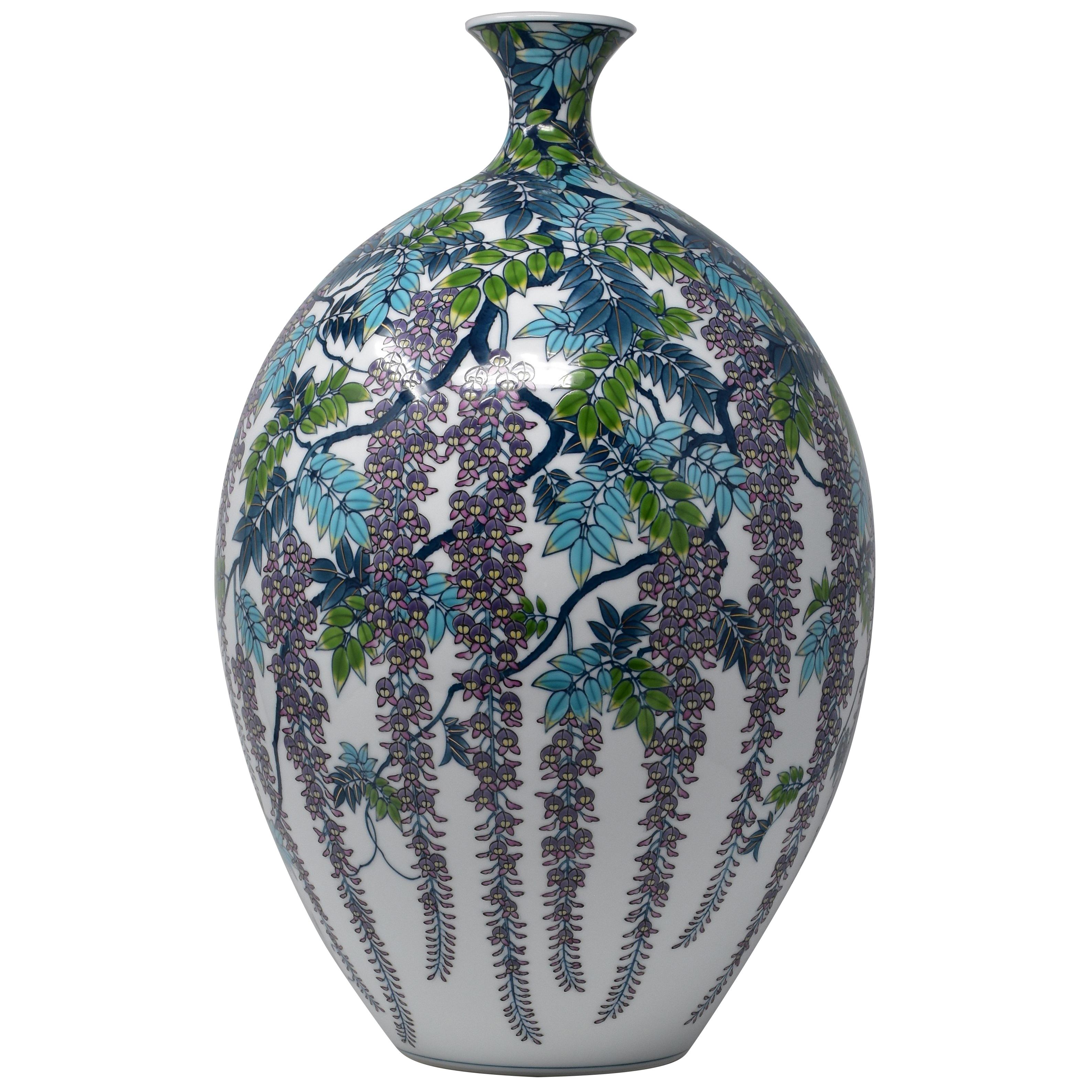 Vase japonais contemporain en porcelaine bleu, violet et vert par un maître artiste