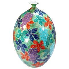 Vase japonais contemporain en porcelaine rouge, vert et or par un maître artiste, 3 pièces