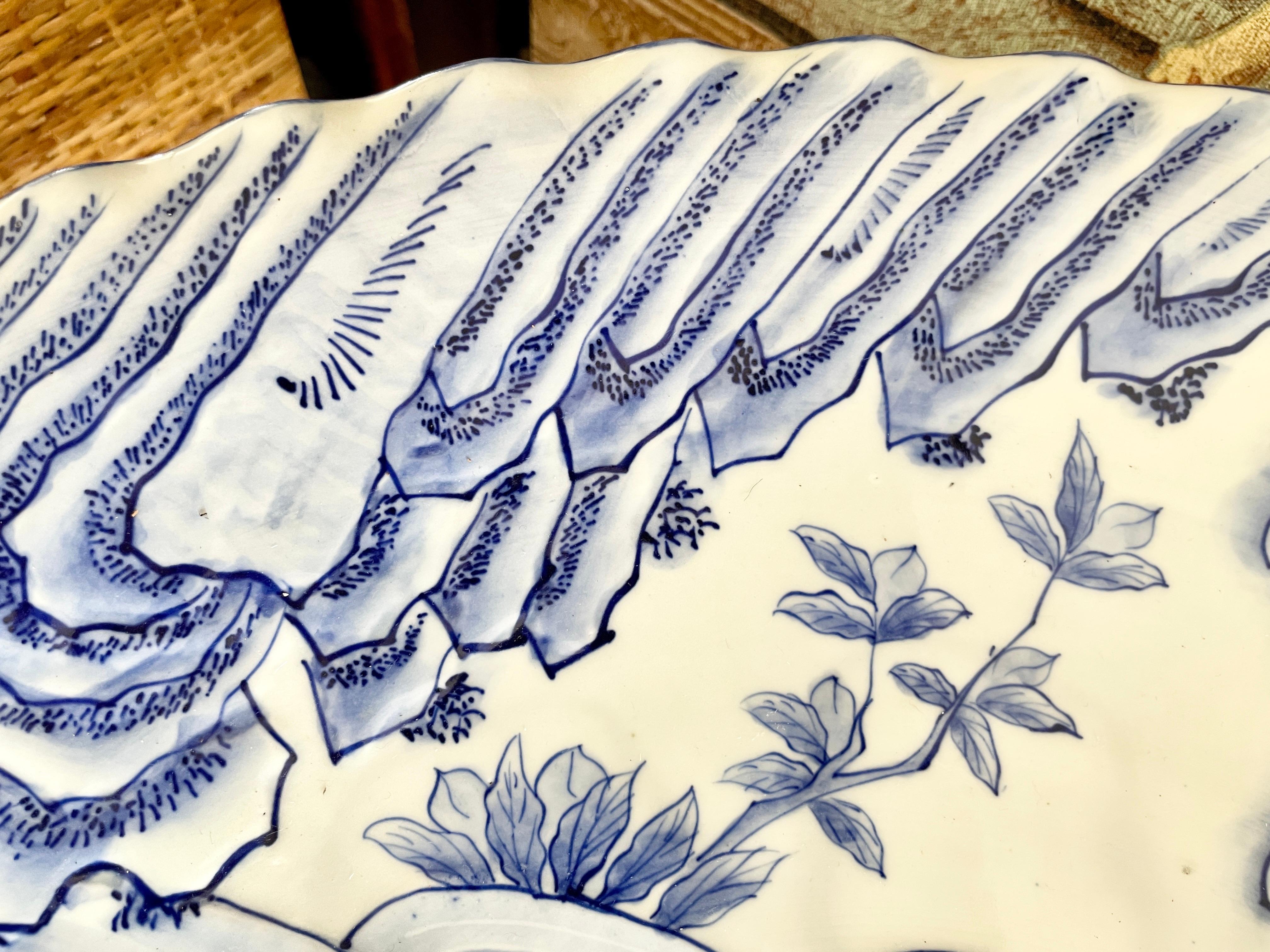 Large Japanese Decorative Blue and White Serving Platter In Good Condition In Los Angeles, CA