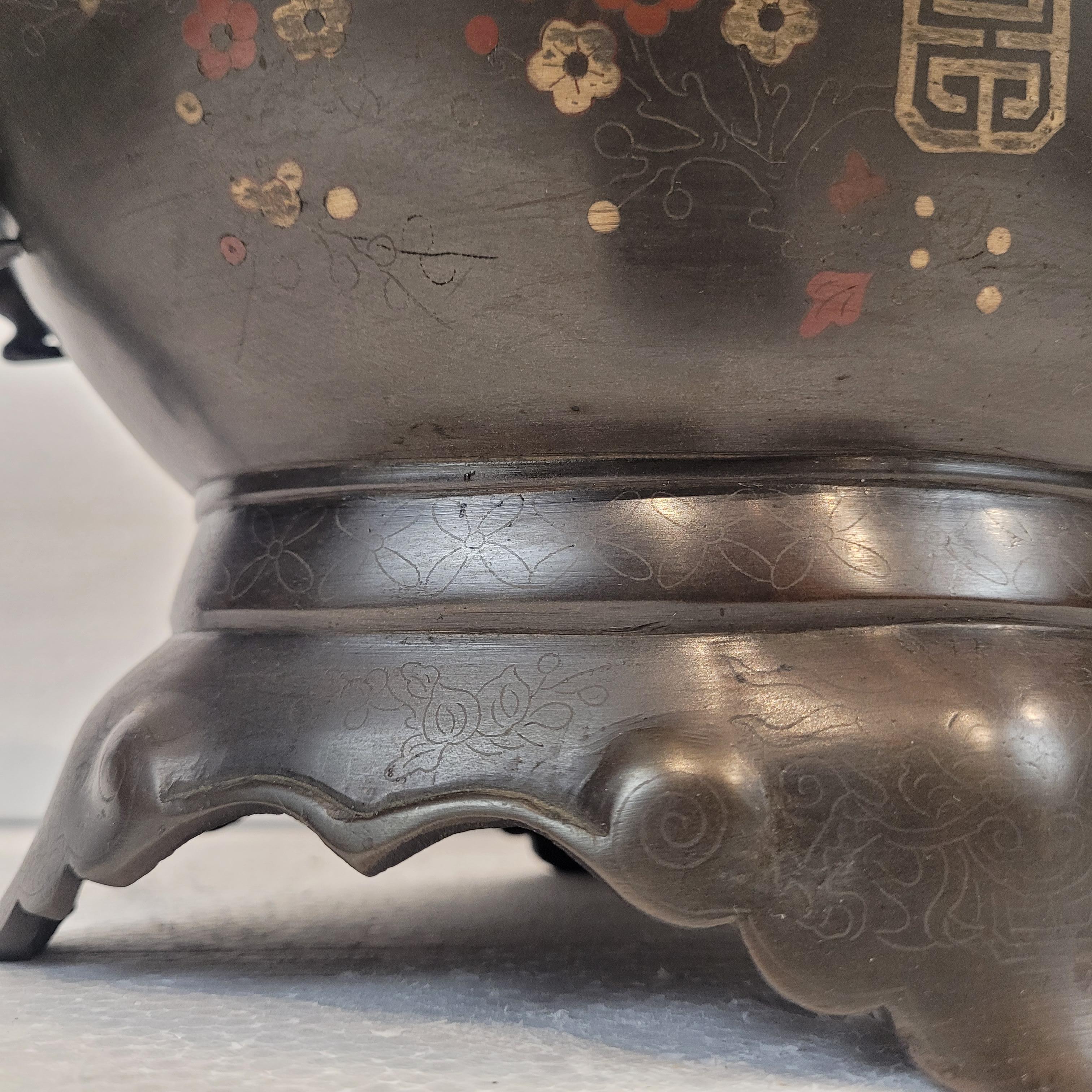 Large Japanese Dragons  centerpiece, in bronze, flat shakudo silver inlays 8