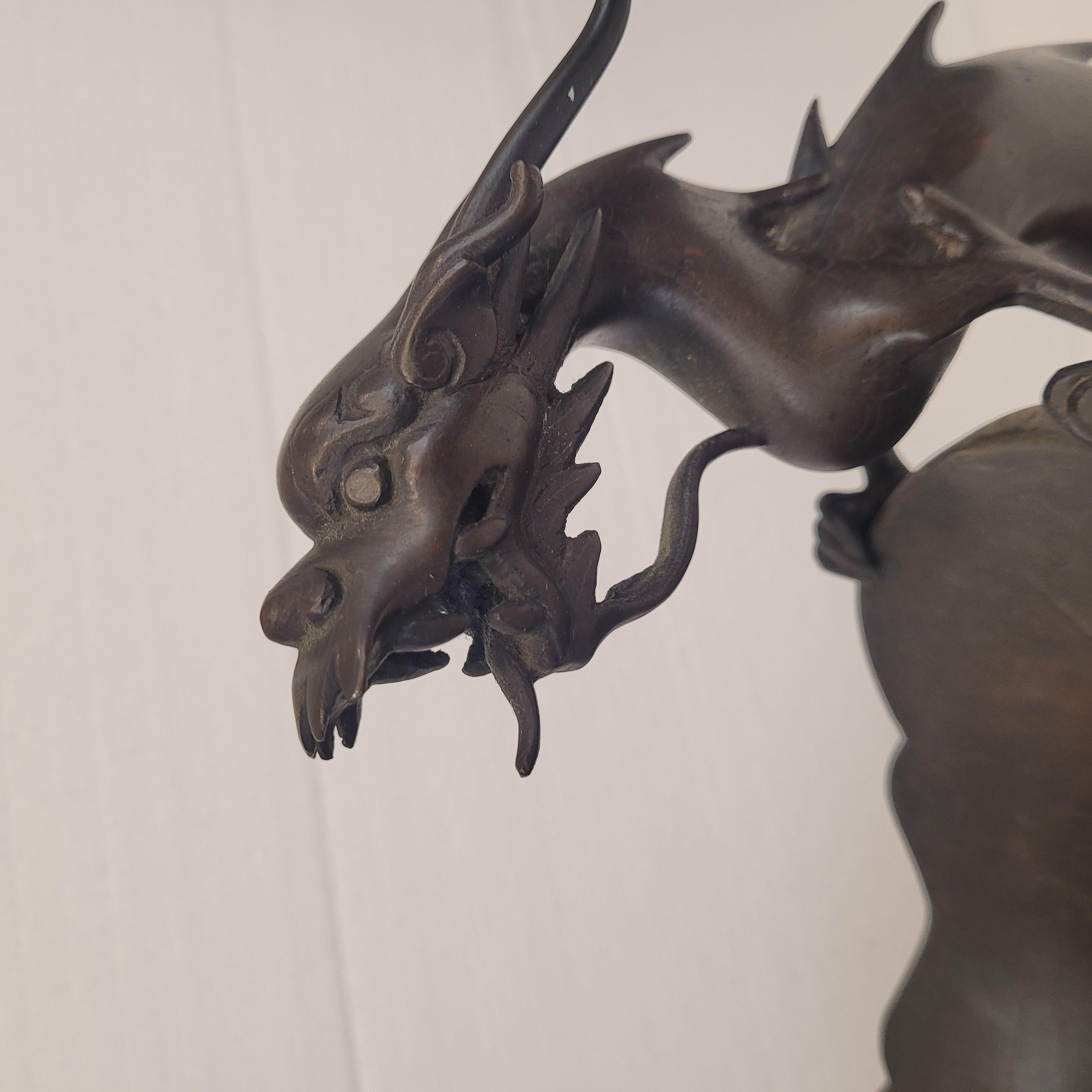 Large Japanese Dragons  centerpiece, in bronze, flat shakudo silver inlays 11