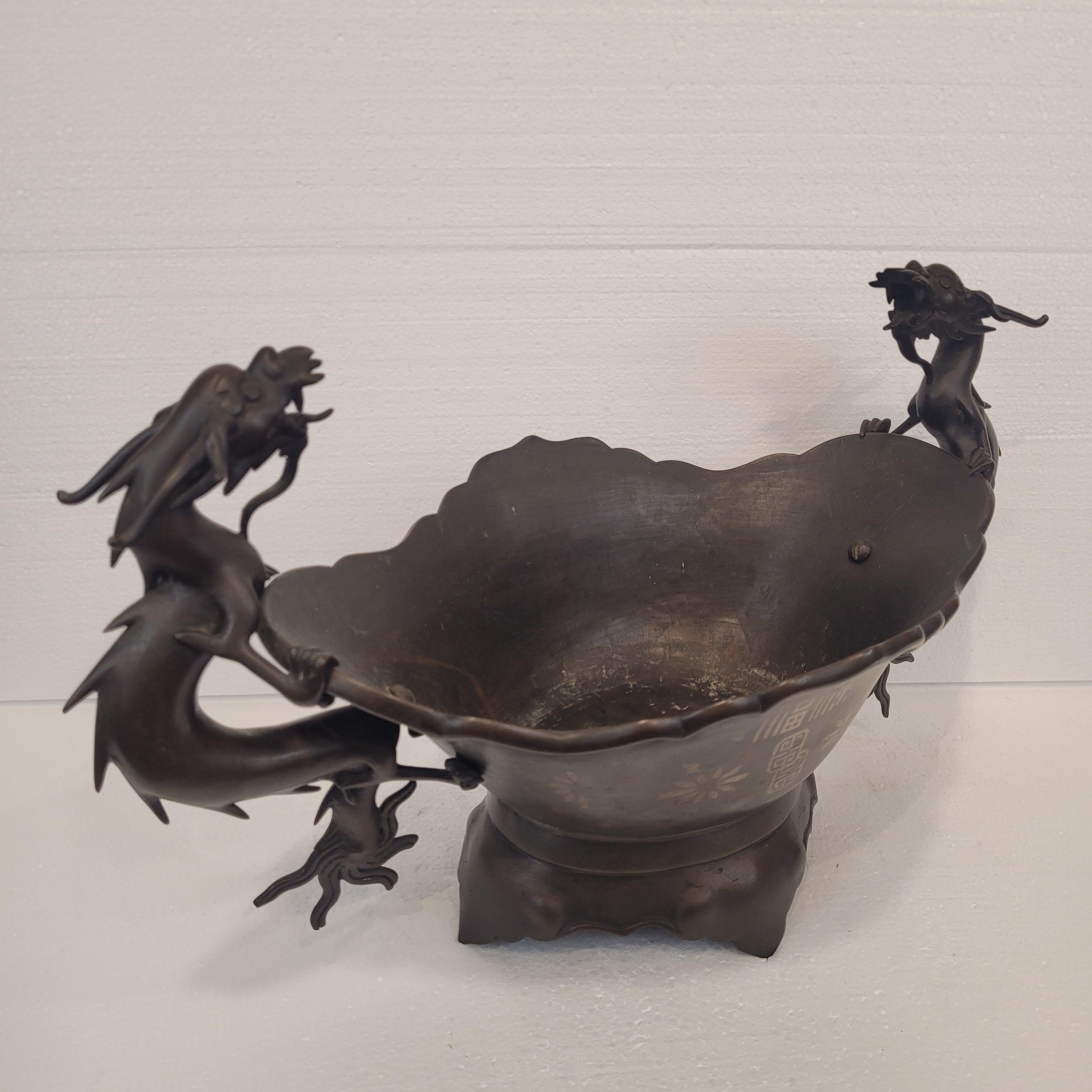Large Japanese Dragons  centerpiece, in bronze, flat shakudo silver inlays 2