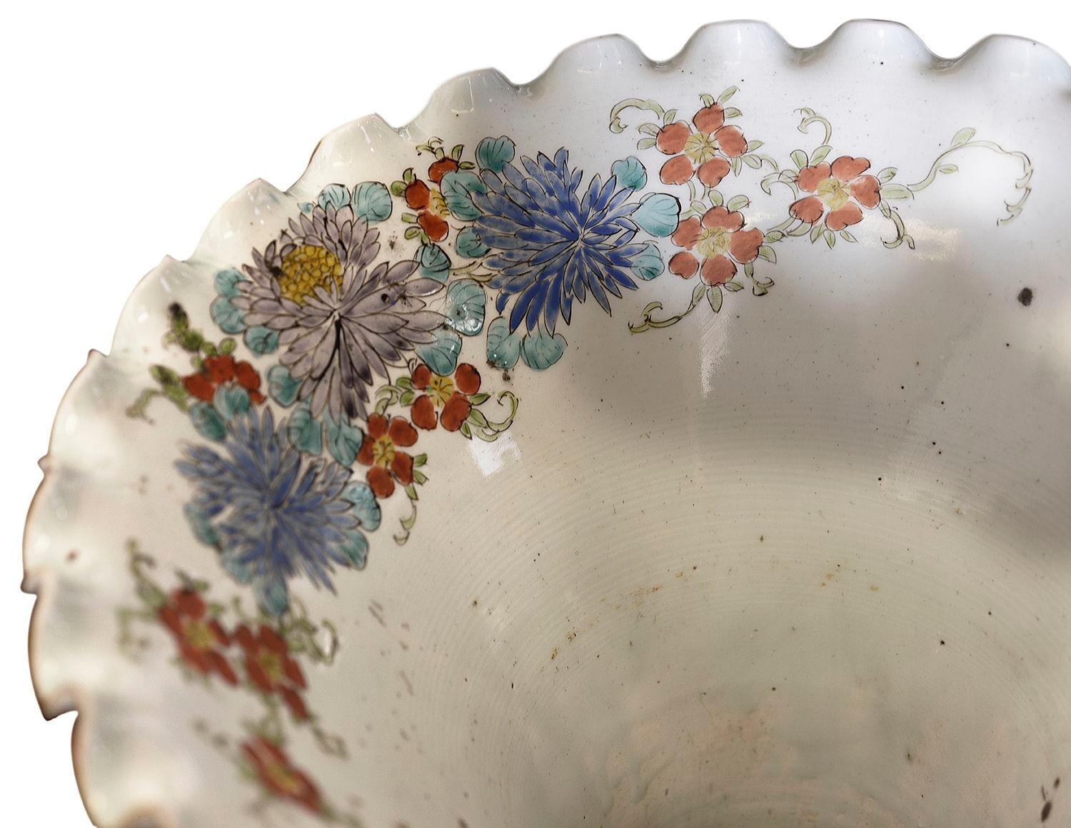Hand-Painted Large Japanese flare neck Kutani Vase, circa 1890 For Sale