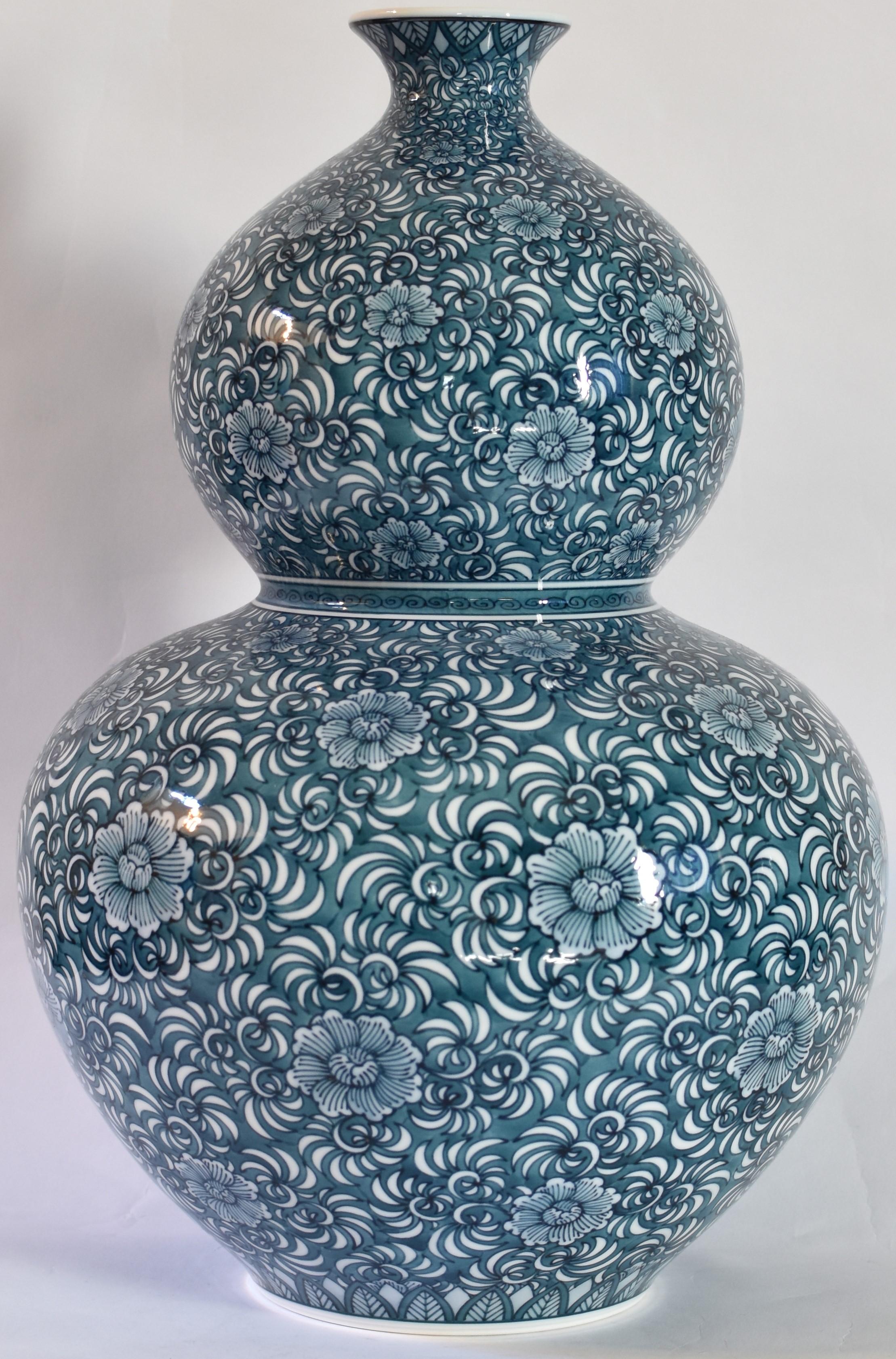 Large Japanese Imari Blue Hand-Painted Porcelain Vase by Master Artist 5