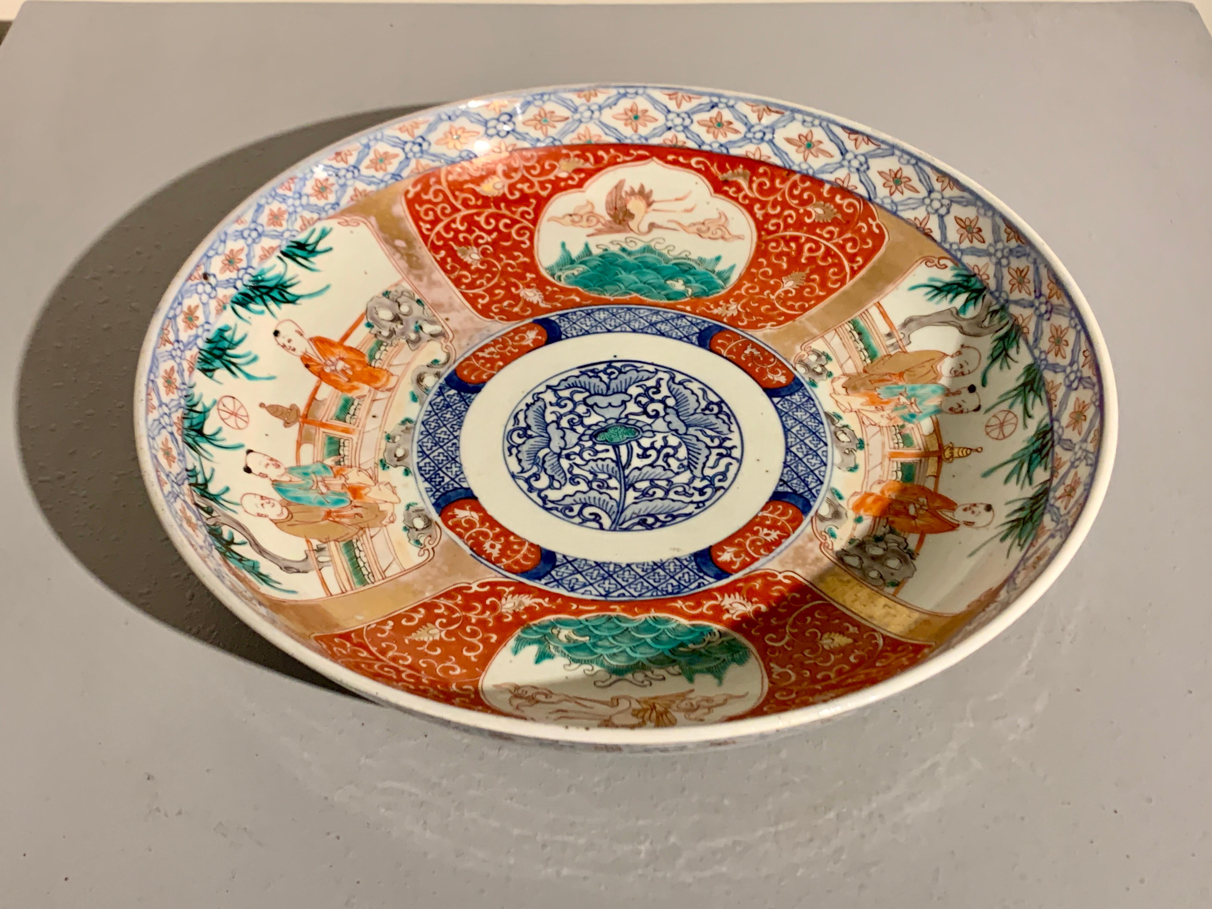 Porcelaine Grand chargeur Imari 16 po, période Edo / Meiji, milieu du 19e siècle, Japon en vente