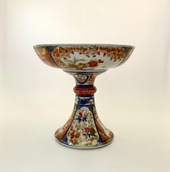 Large Japanese Imari footed bowl, c. 1890. Meiji Period.