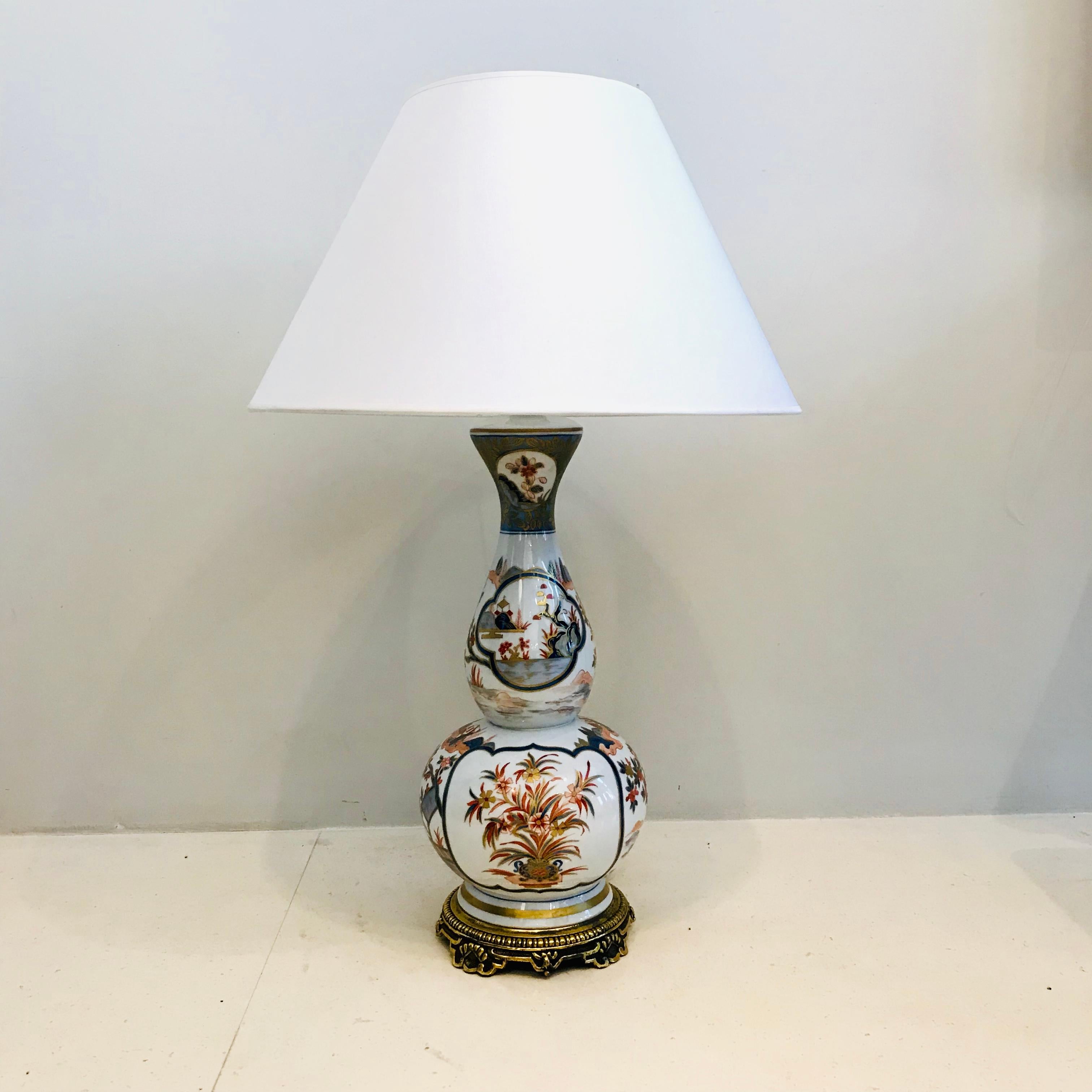 Large Japanese Imari Hand Painted Porcelain Table Lamp im Zustand „Gut“ im Angebot in Ljubljana, SI