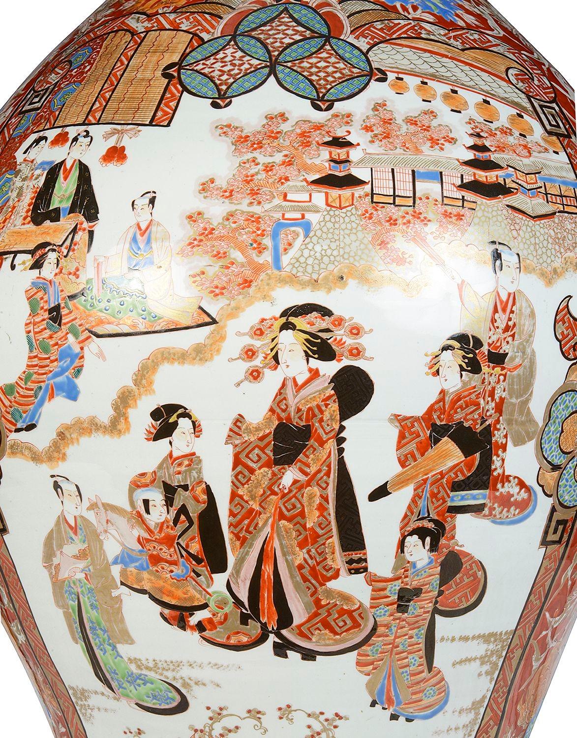 Hand-Painted Large Japanese Imari lidded vase, 19th Century For Sale
