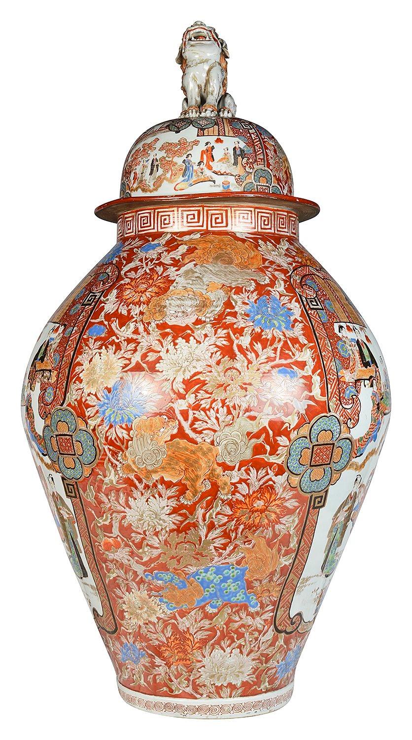 Porcelain Large Japanese Imari lidded vase, 19th Century For Sale