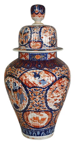 Large Japanese Imari lidded vase, circa 1880. 35"