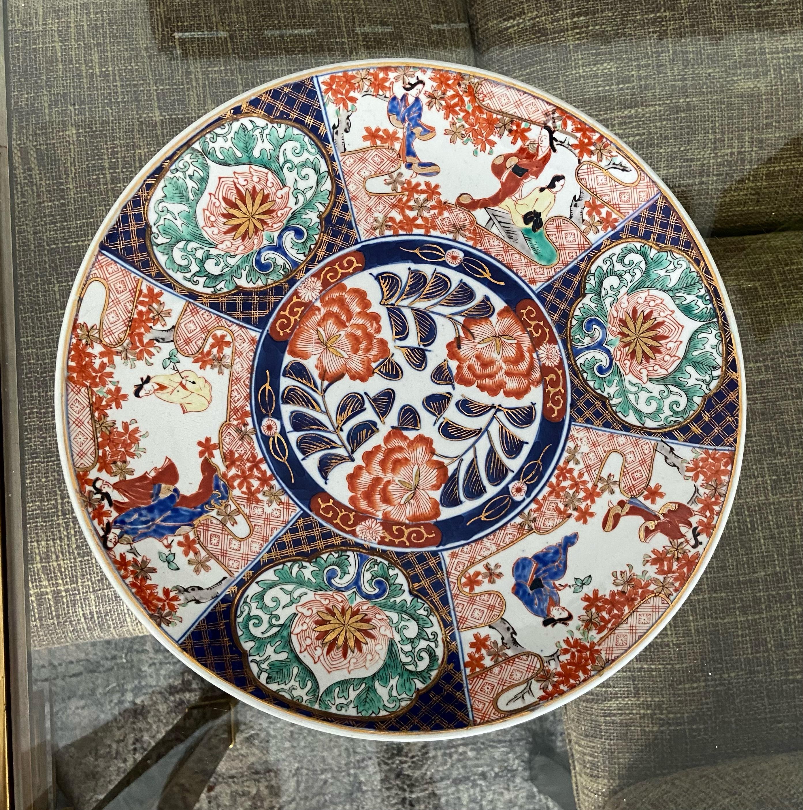Large Japanese Imari Porcelain Charger In Good Condition In Palm Springs, CA