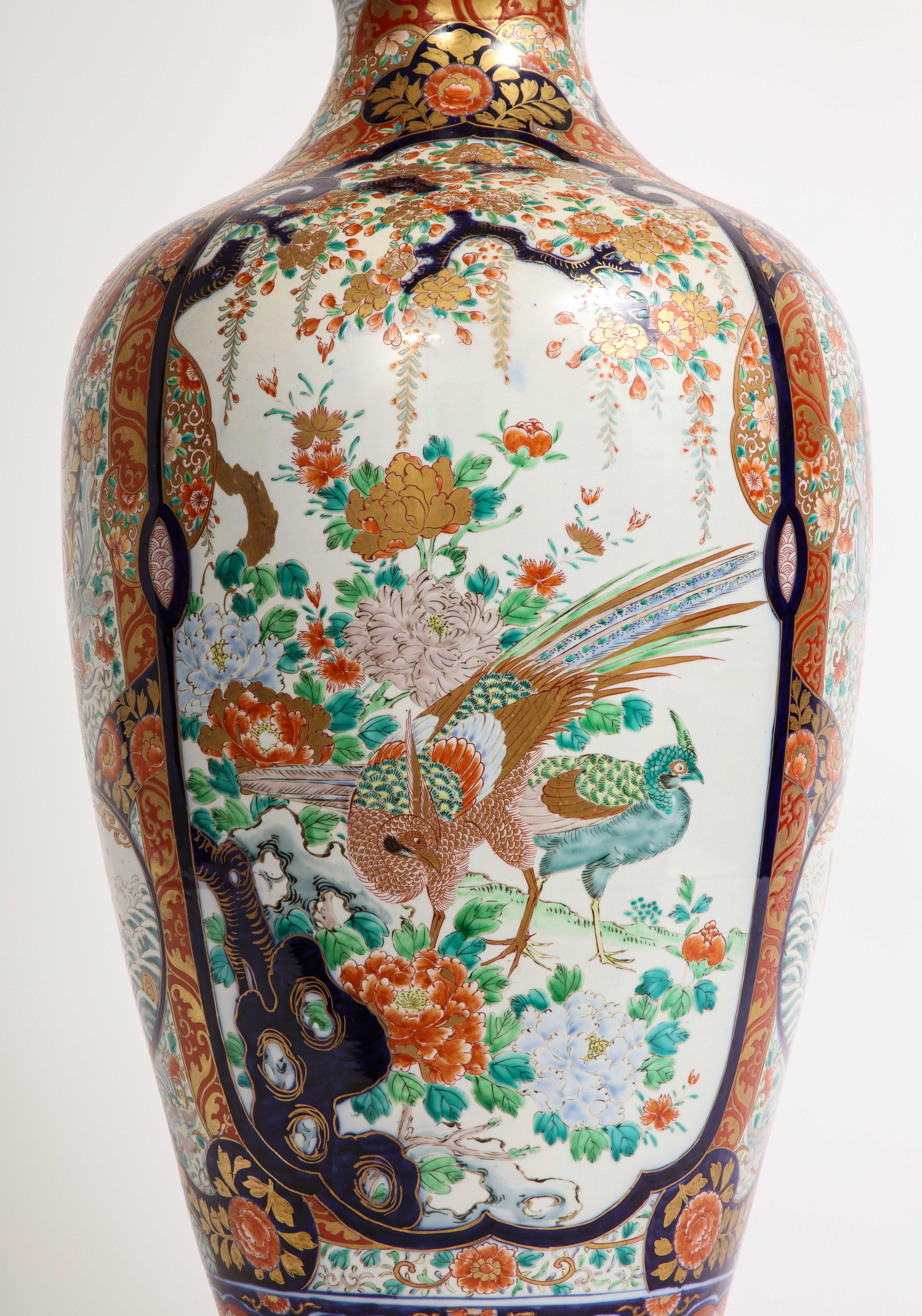 Large Japanese Imari Porcelain Vase,  Meiji Period Circa 1880 For Sale 5