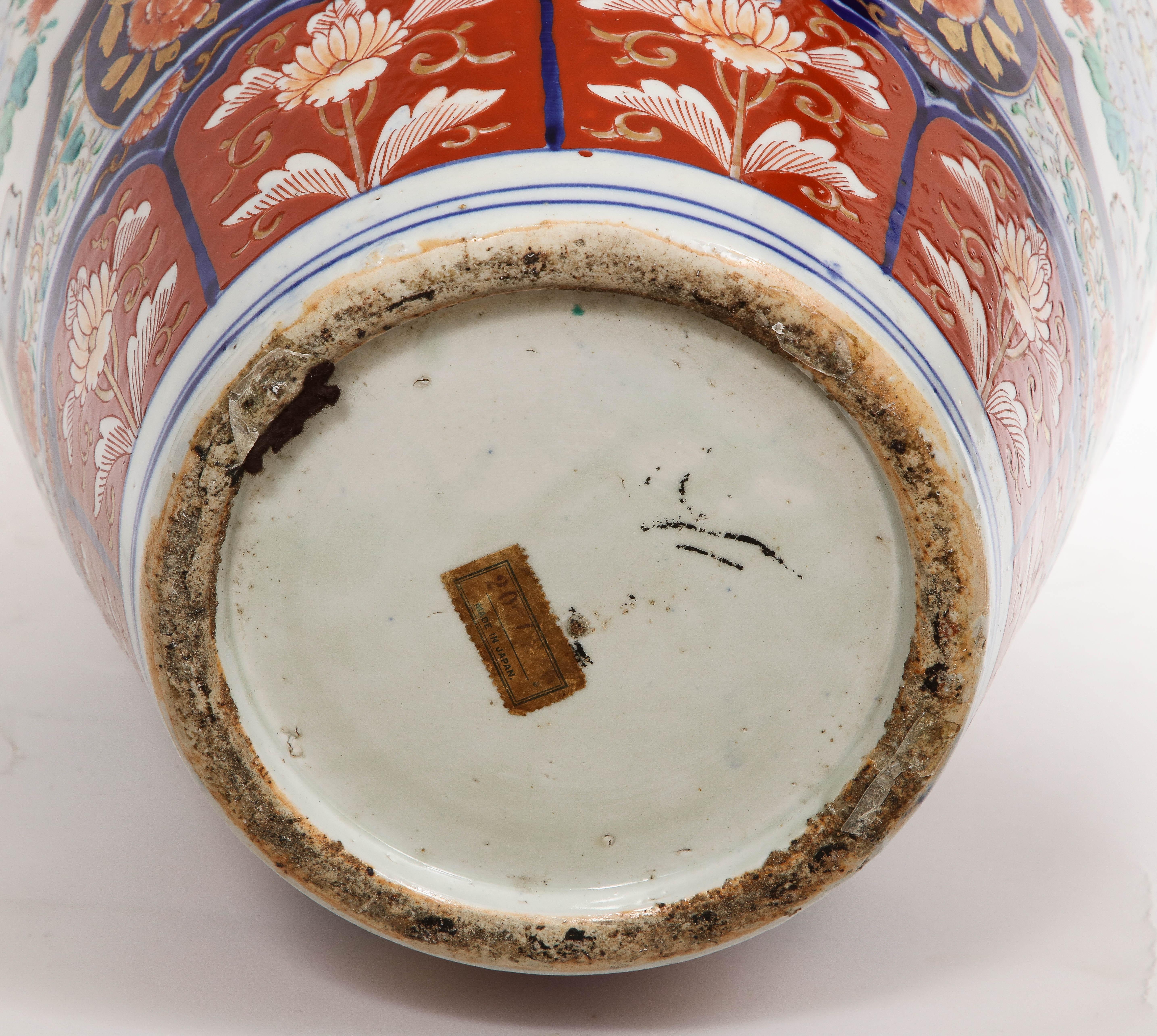 Large Japanese Imari Porcelain Vase,  Meiji Period Circa 1880 For Sale 8