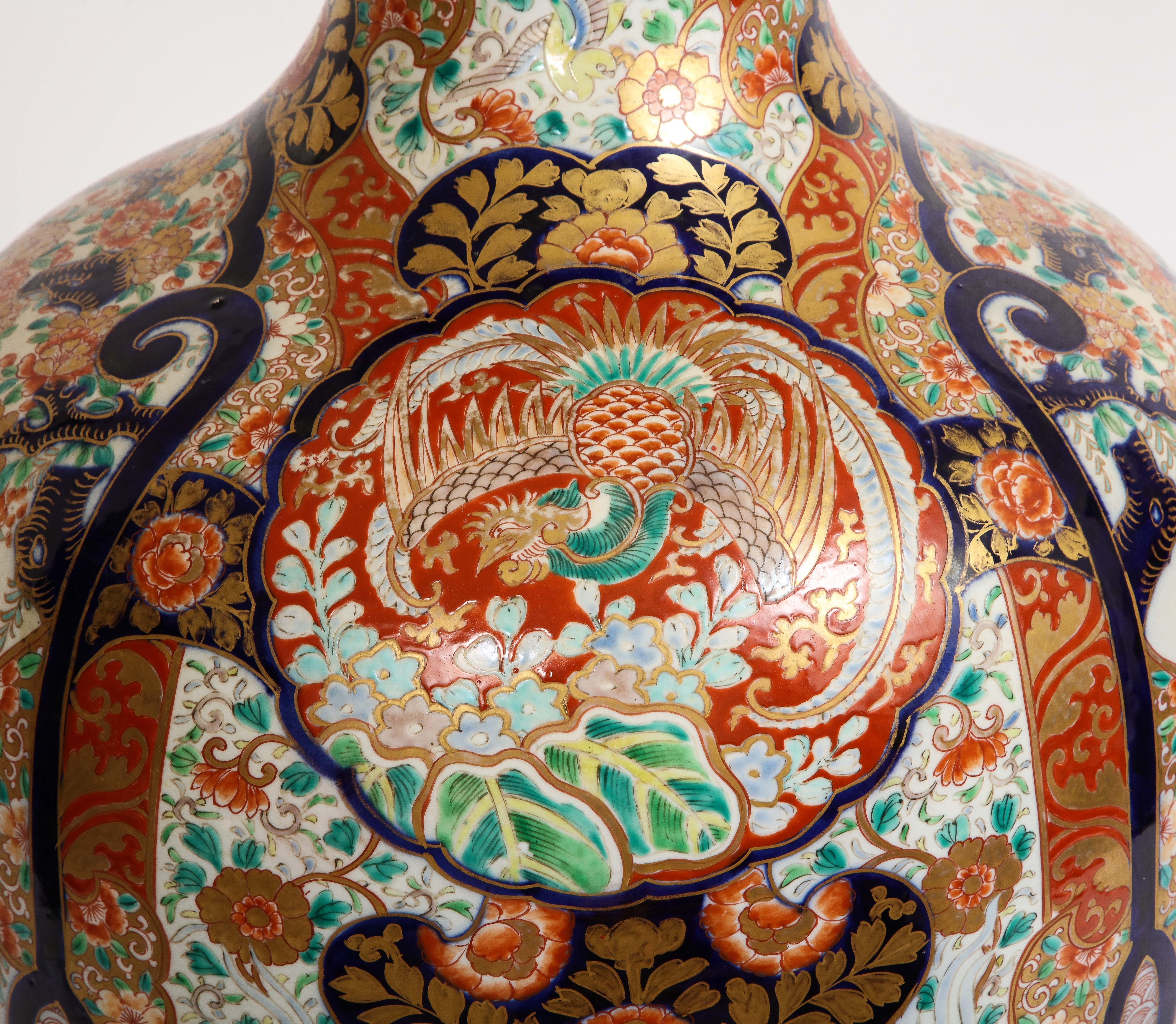 Large Japanese Imari Porcelain Vase,  Meiji Period Circa 1880 For Sale 1