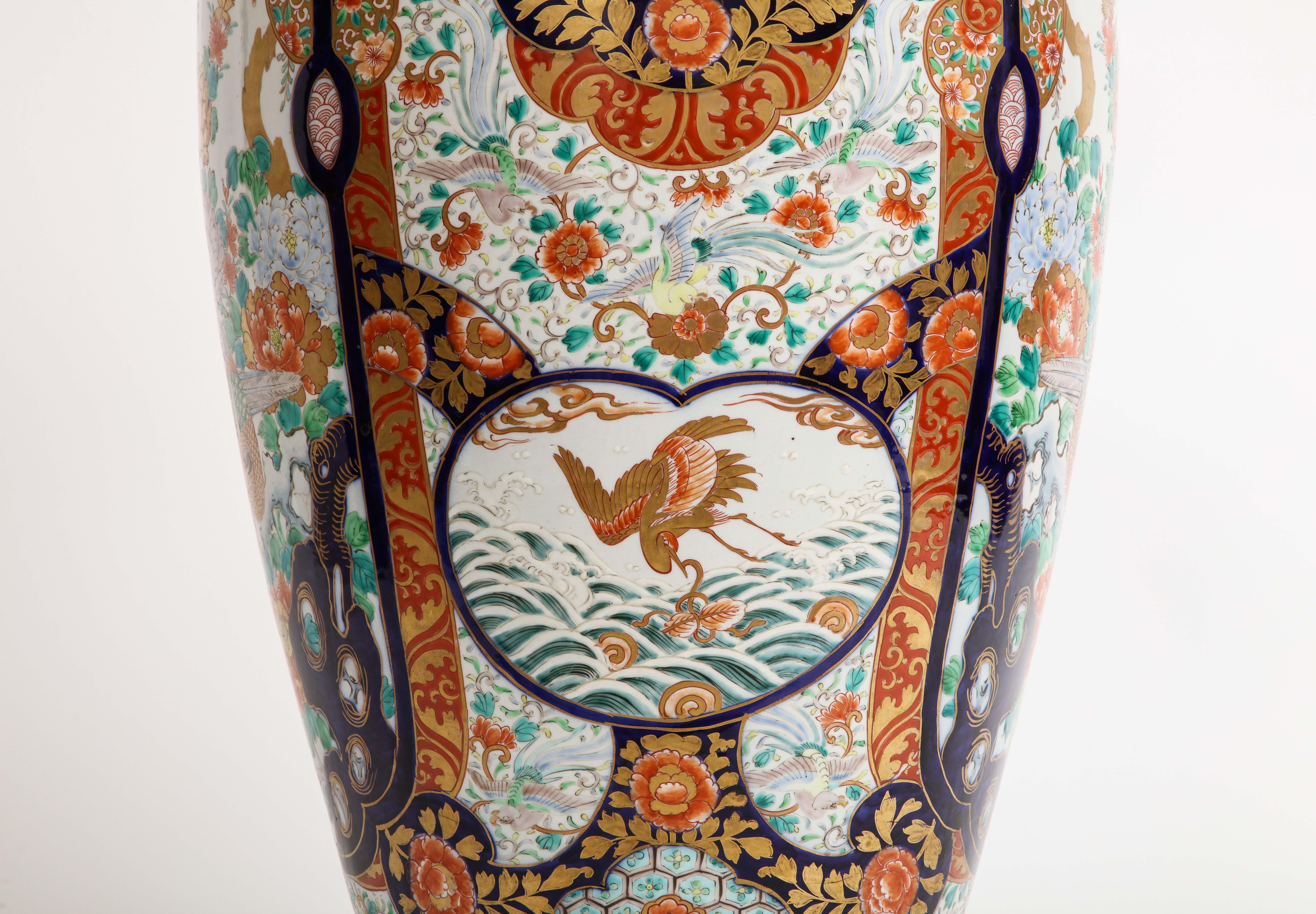 Large Japanese Imari Porcelain Vase,  Meiji Period Circa 1880 For Sale 3