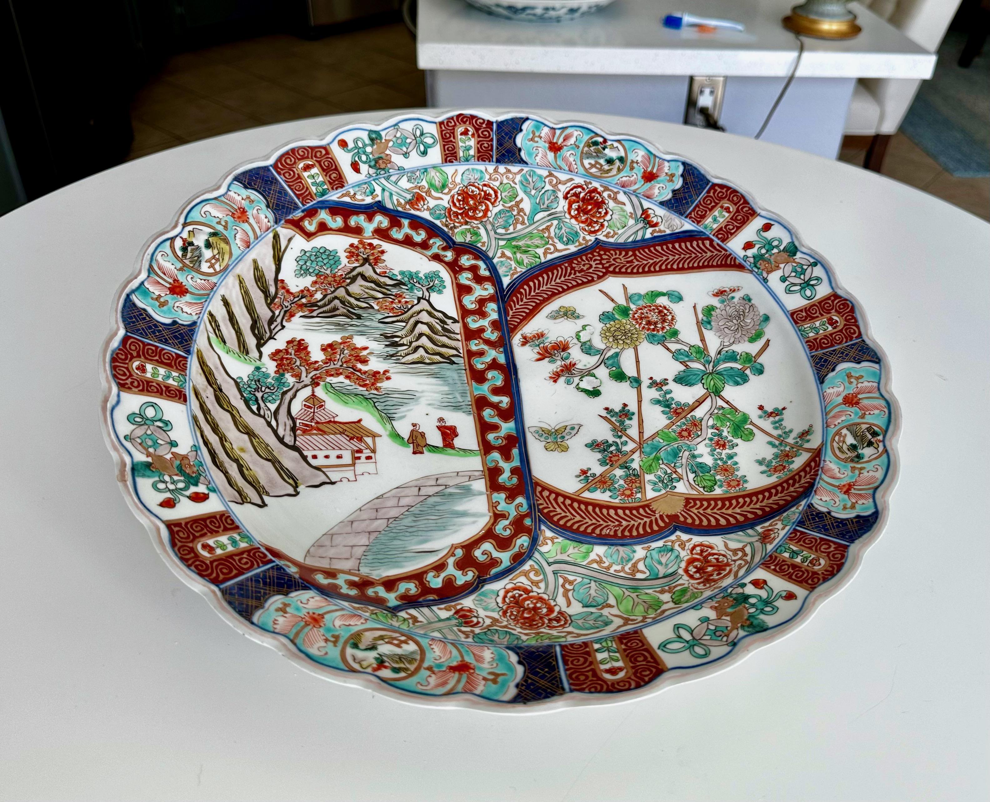 Large Japanese Imari Scallop Edge Porcelain Charger For Sale 12