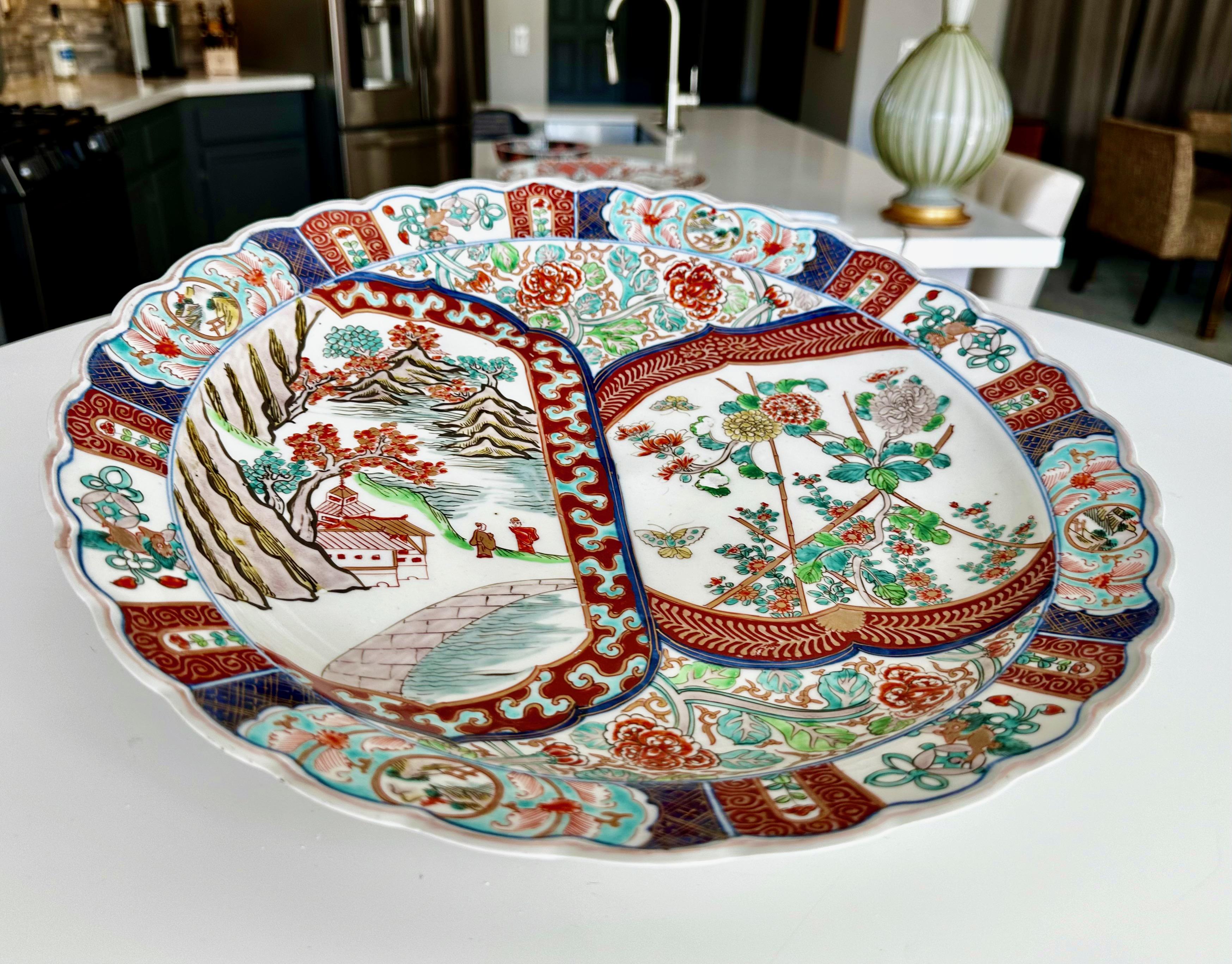 Large Japanese Imari Scallop Edge Porcelain Charger For Sale 1