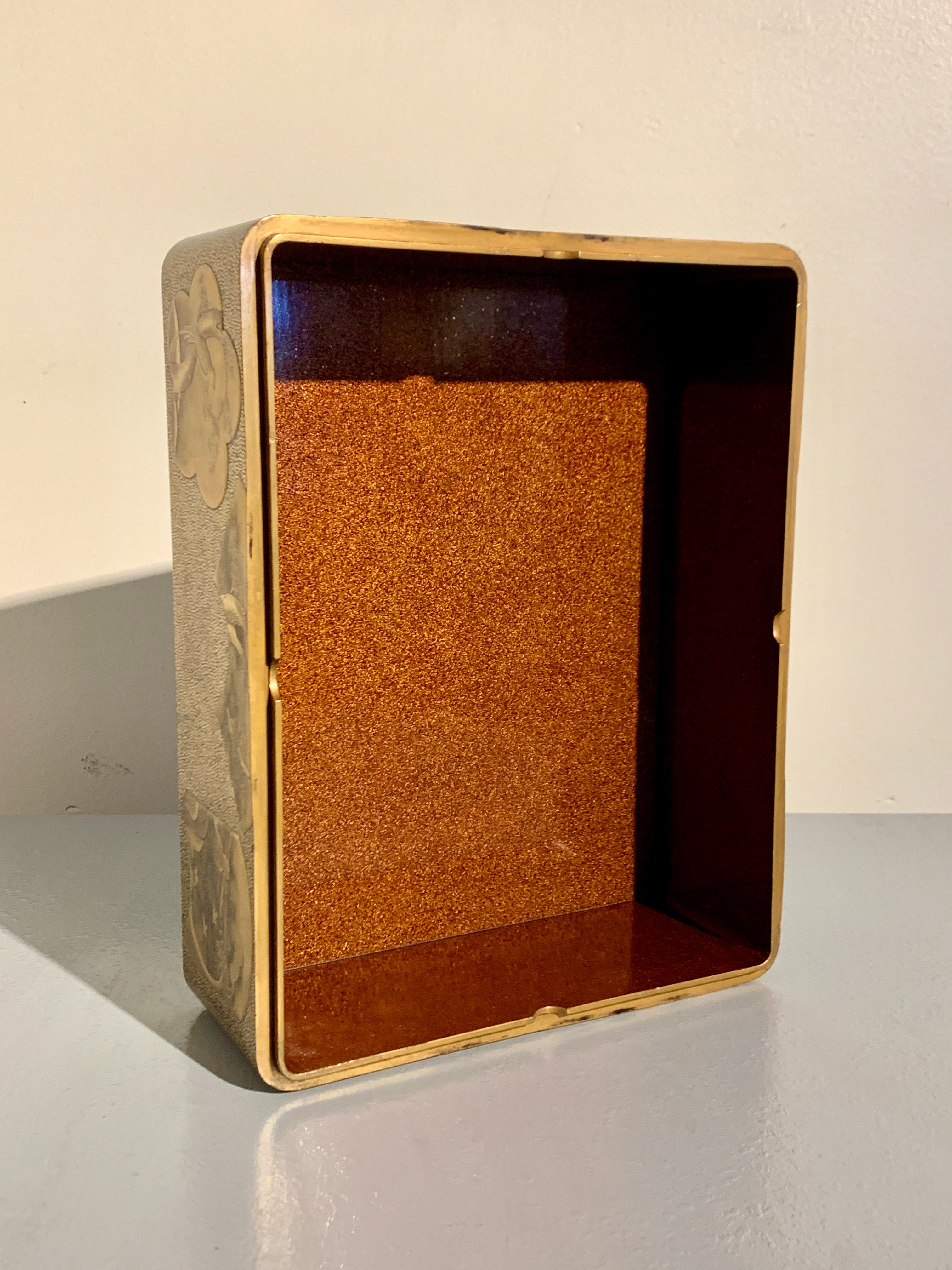 Large Japanese Lacquer Document Box, Ryoshibako, Edo/Meiji period, Japan For Sale 7
