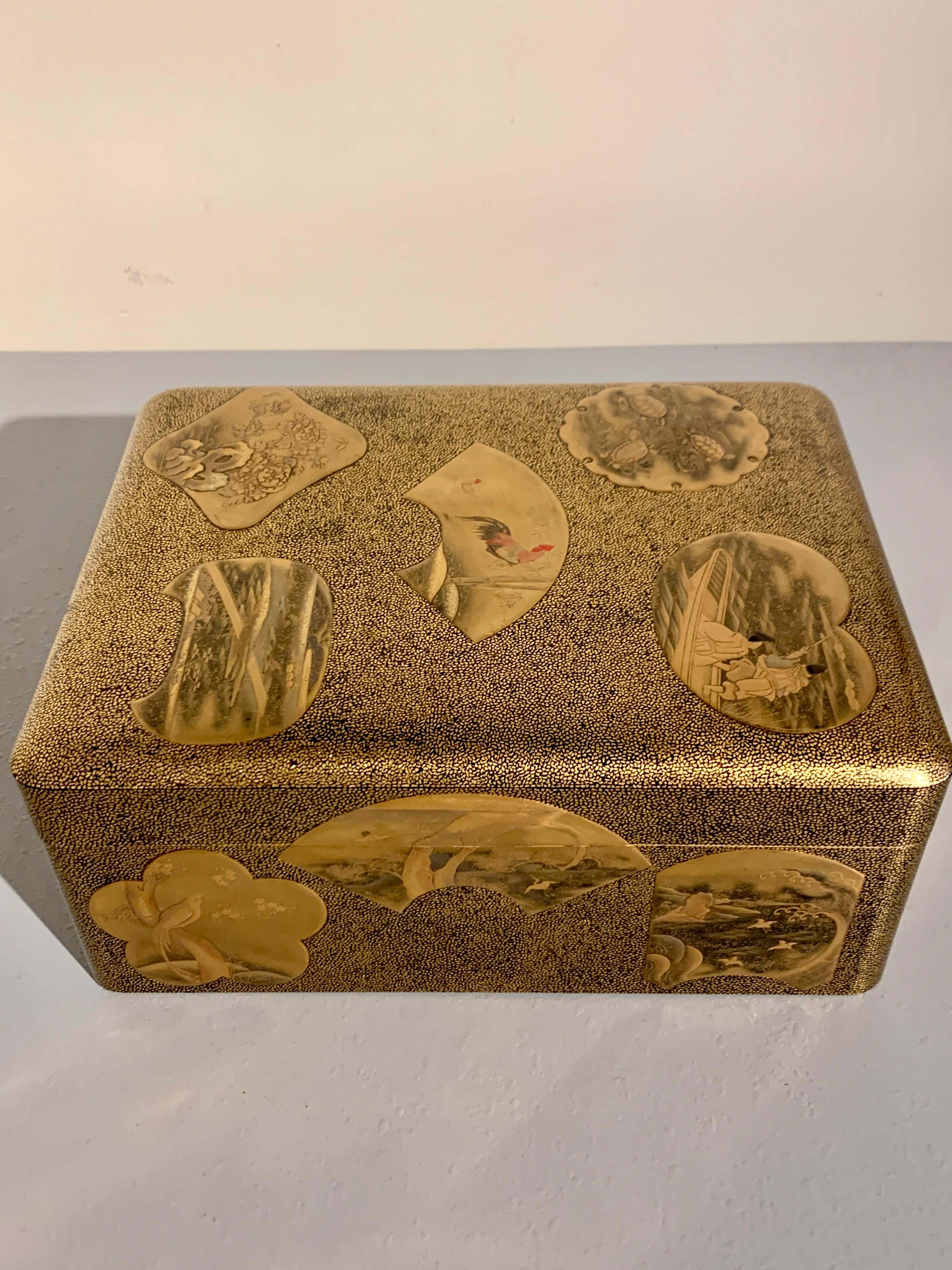 Large Japanese Lacquer Document Box, Ryoshibako, Edo/Meiji period, Japan In Good Condition For Sale In Austin, TX