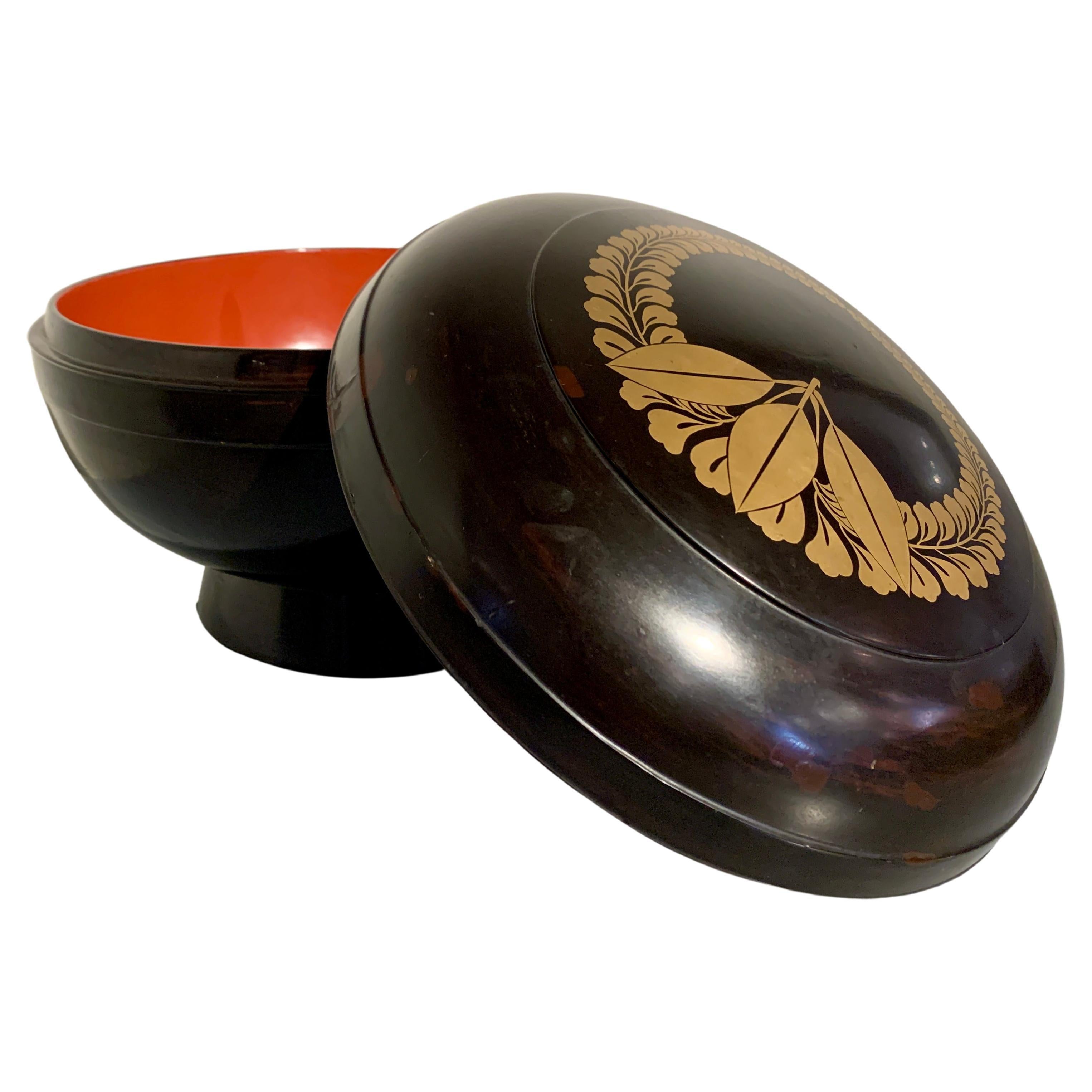 Large Japanese Lacquer Pedestal Bowl and Cover with Mon, Meiji Period, Japan For Sale