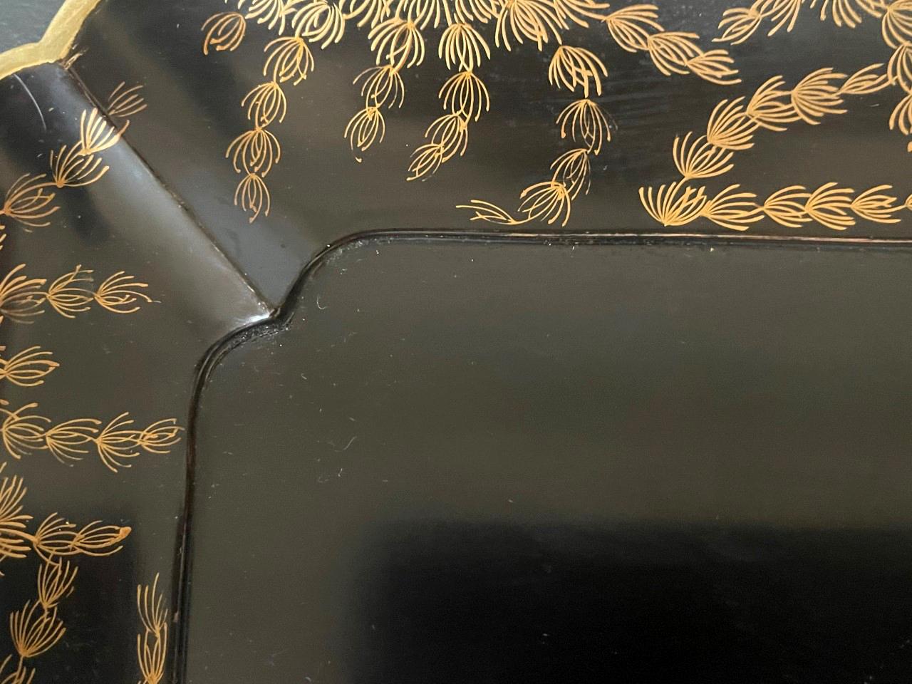 Large Japanese Lacquer Tray with Maki-e Carp Design Meiji Period For Sale 2