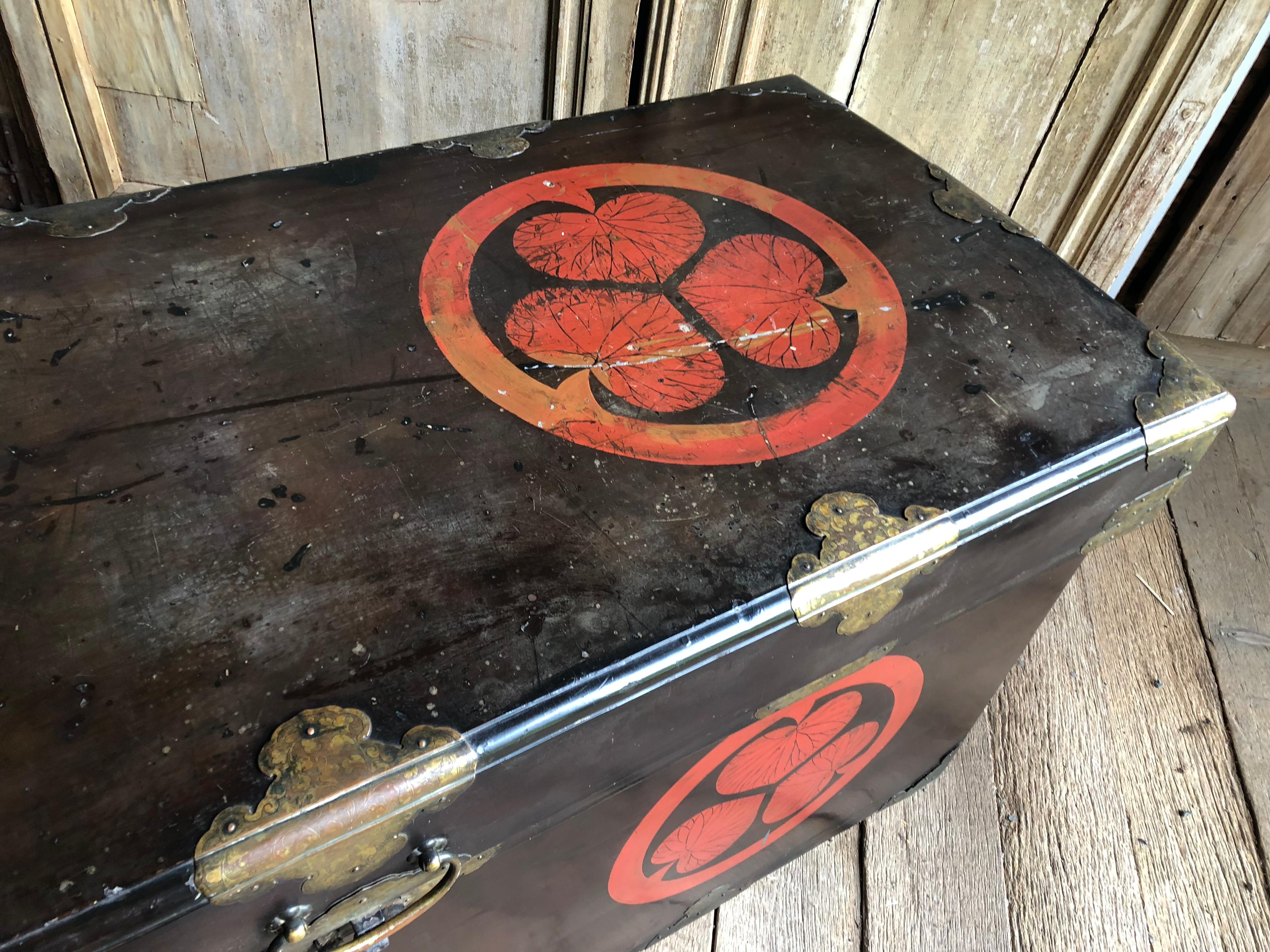 Large Japanese Lacquered Dowry Chest, Late Edo Period In Good Condition In Doylestown, PA