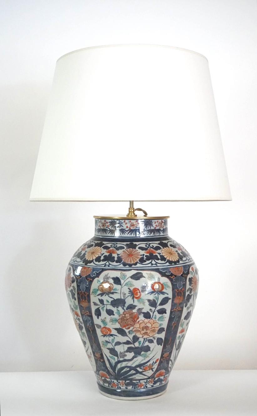 Hand-Crafted Large Japanese Late Edo Period Imari Vase Table Lamp For Sale