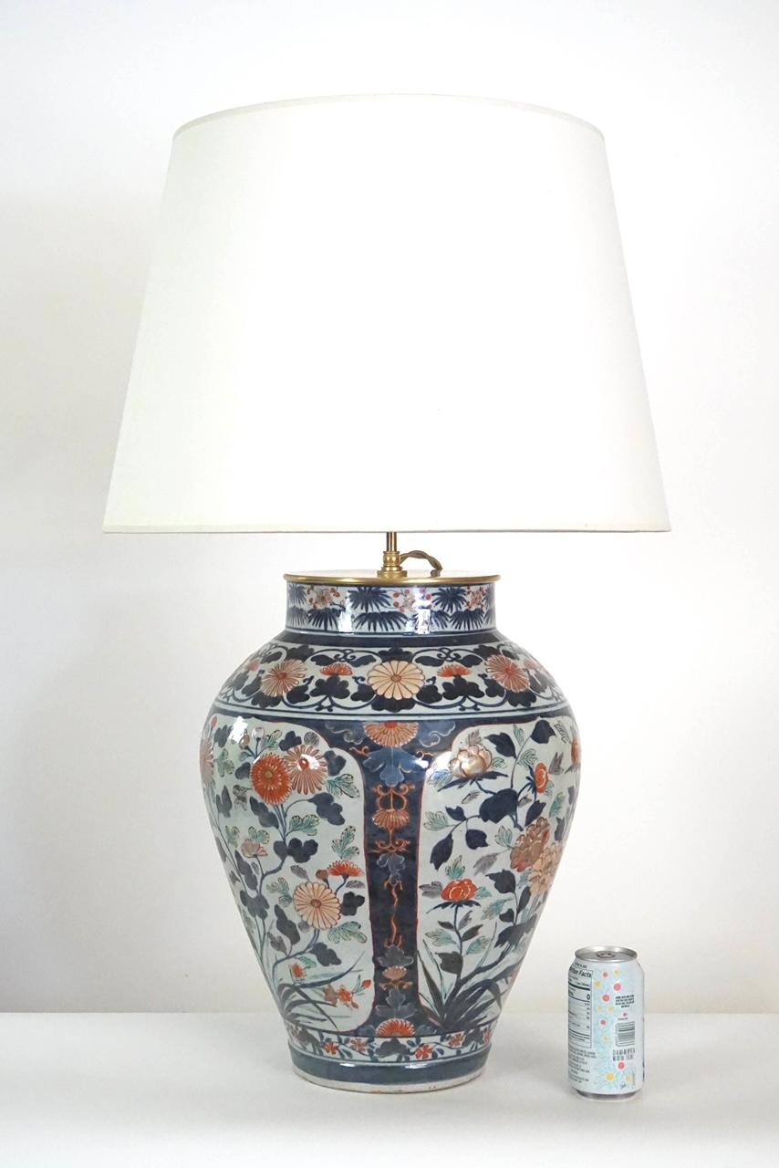 Large Japanese Late Edo Period Imari Vase Table Lamp In Good Condition For Sale In Kinderhook, NY