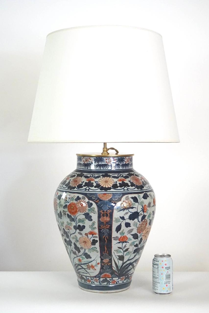 Large Japanese Late Edo Period Imari Vase Table Lamp In Good Condition In Kinderhook, NY