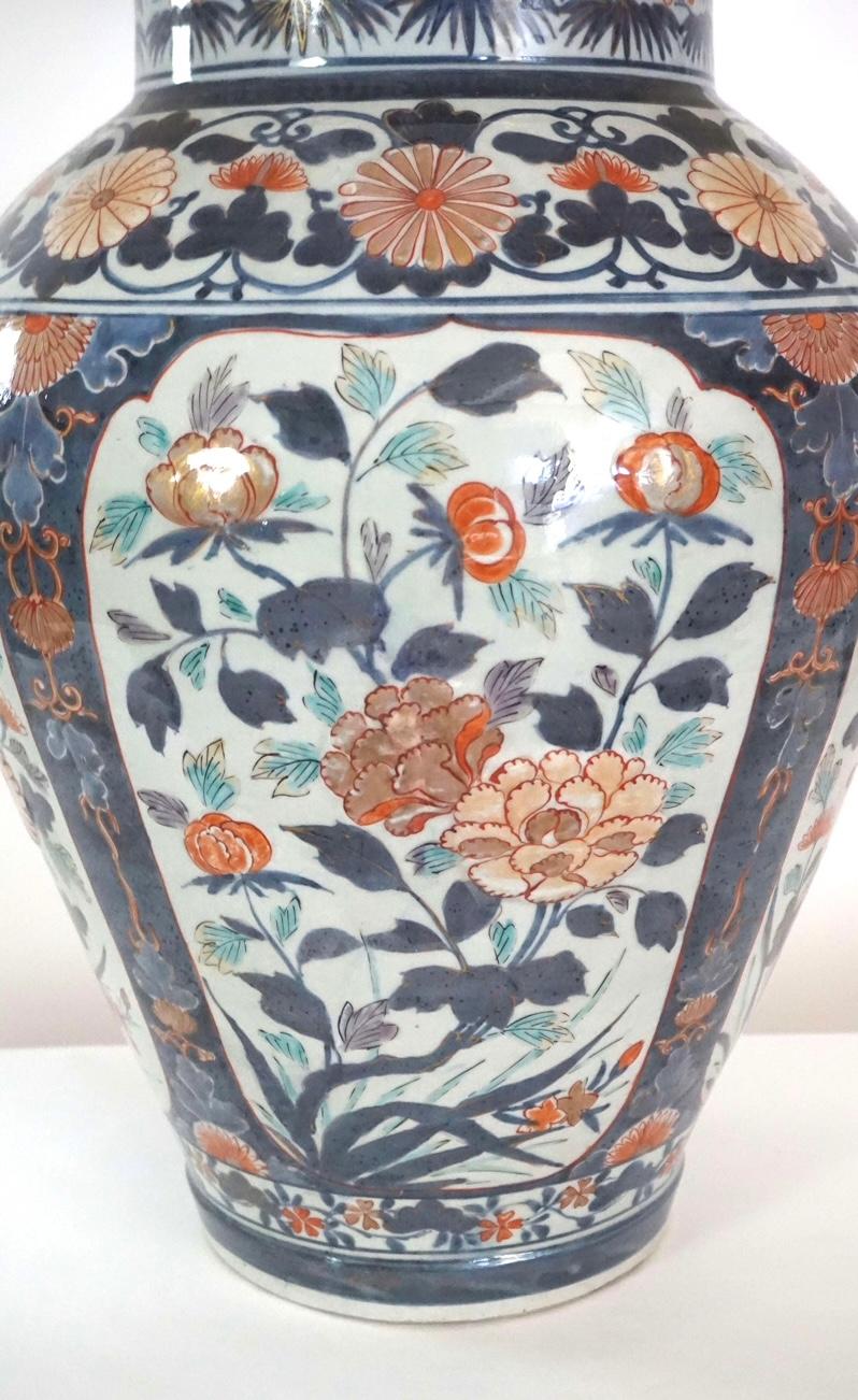 Large Japanese Late Edo Period Imari Vase Table Lamp For Sale 3