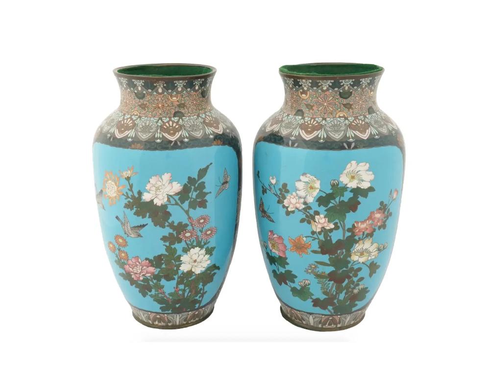 Large Japanese Late Meiji Cloisonne Enamel Vases In Good Condition In New York, NY