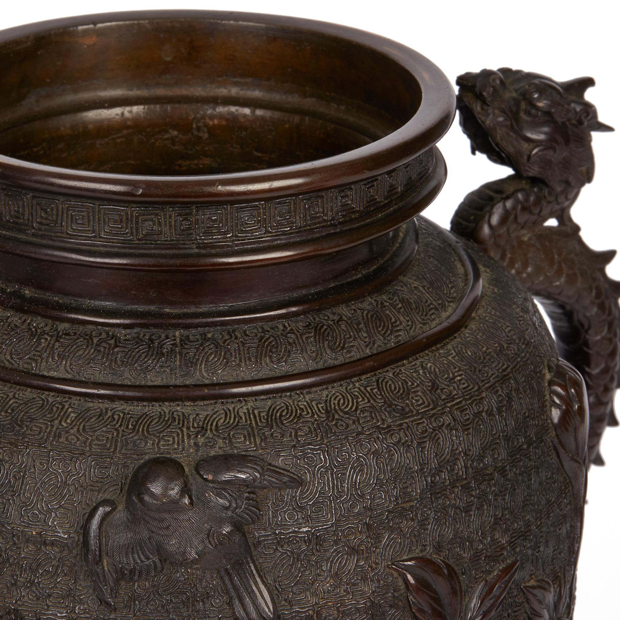 Large Japanese Meiji Bronze Lidded Urn, 19th Century For Sale 5