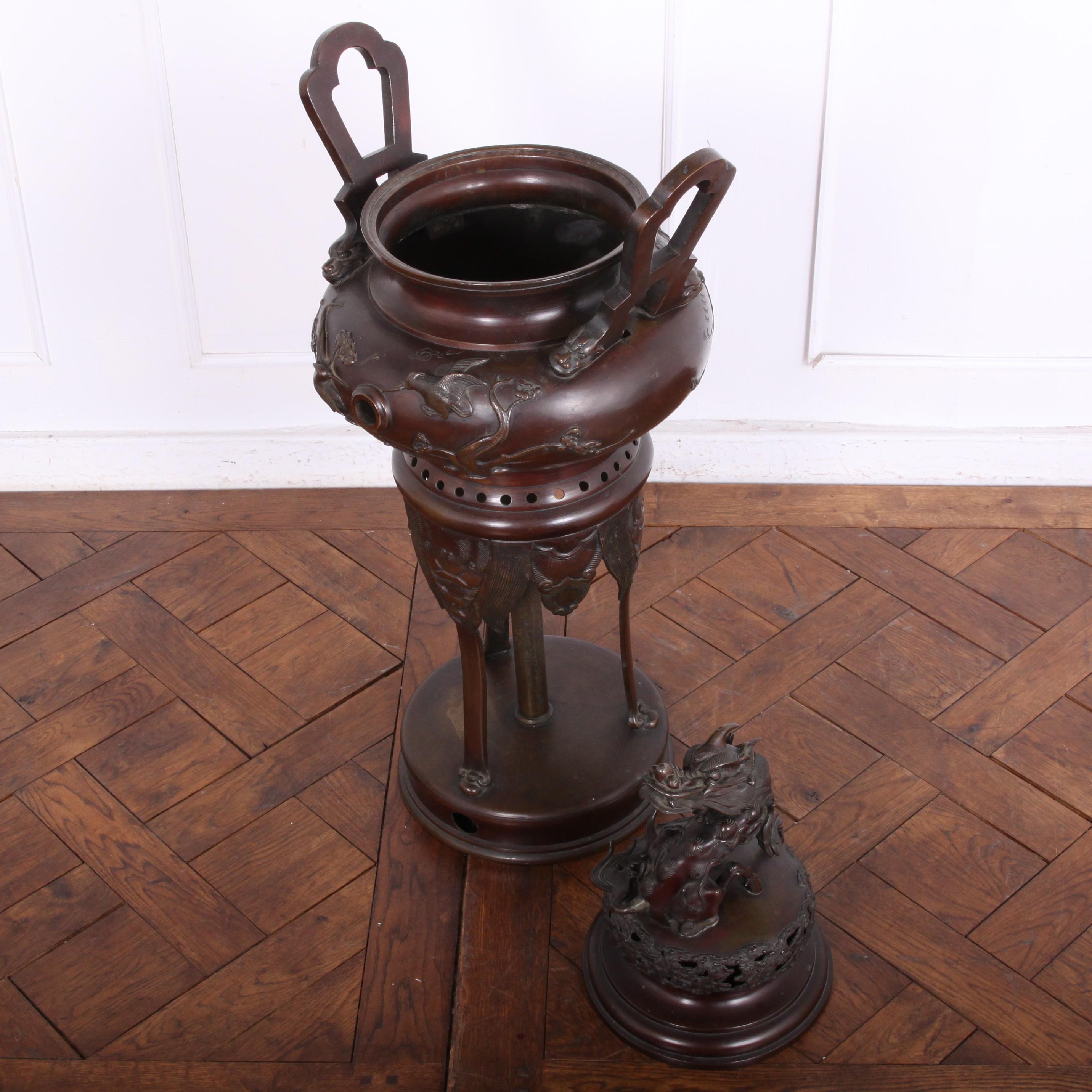 Large Japanese Meiji-Era Bronze Censer with Kirin Figural Top In Good Condition In Vancouver, British Columbia