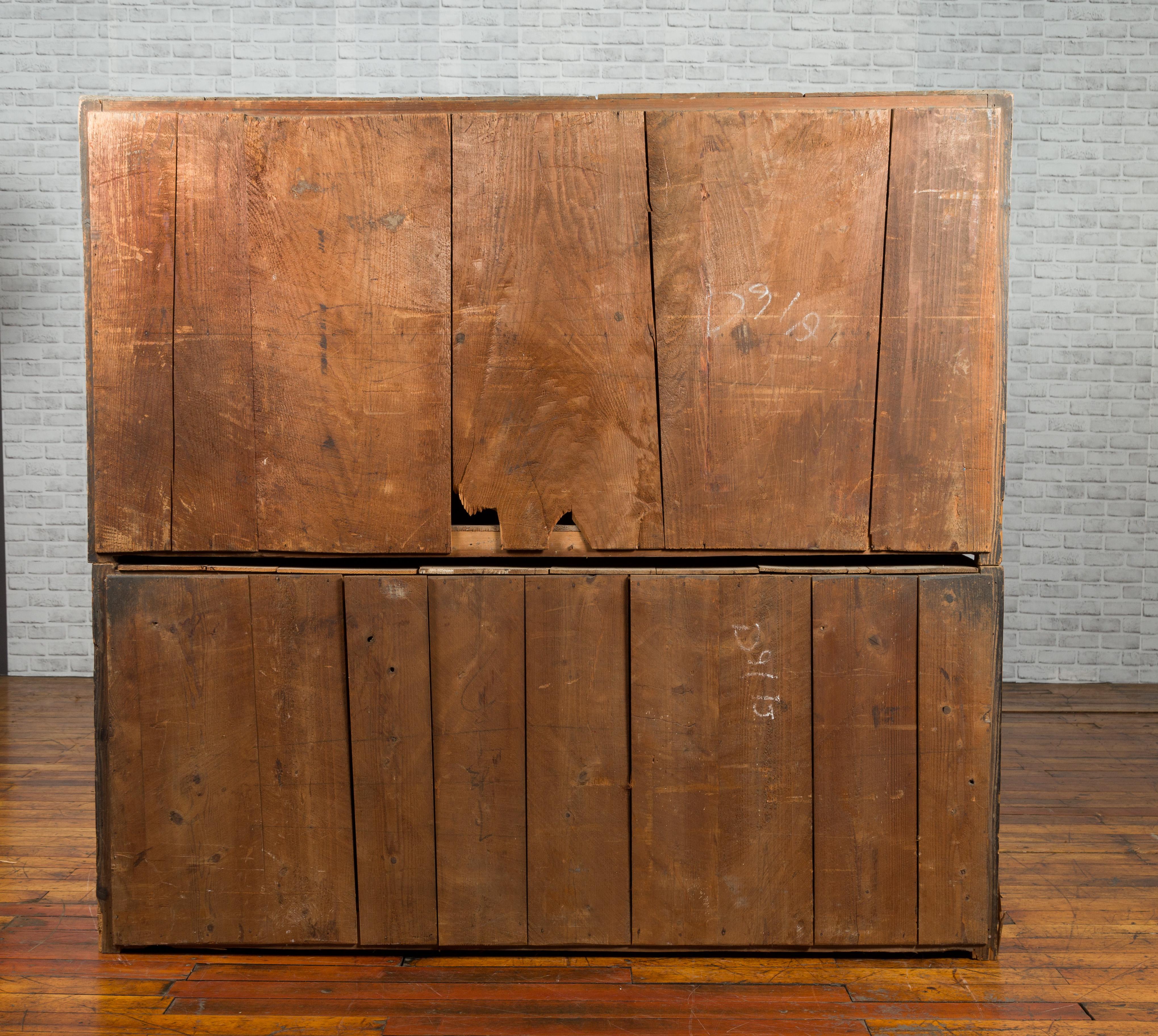 Large Japanese Meiji Period 19th Century Futon Tansu Cabinet with Iron Hardware For Sale 8