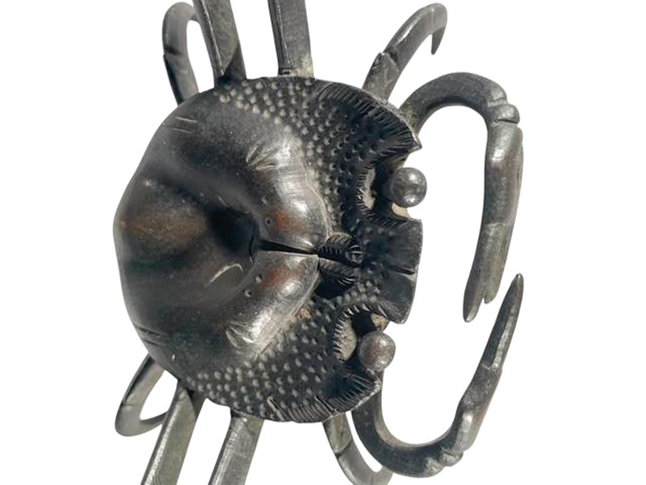 Large Japanese Meiji Period Bronze Crab (C) Okimono For Sale 2