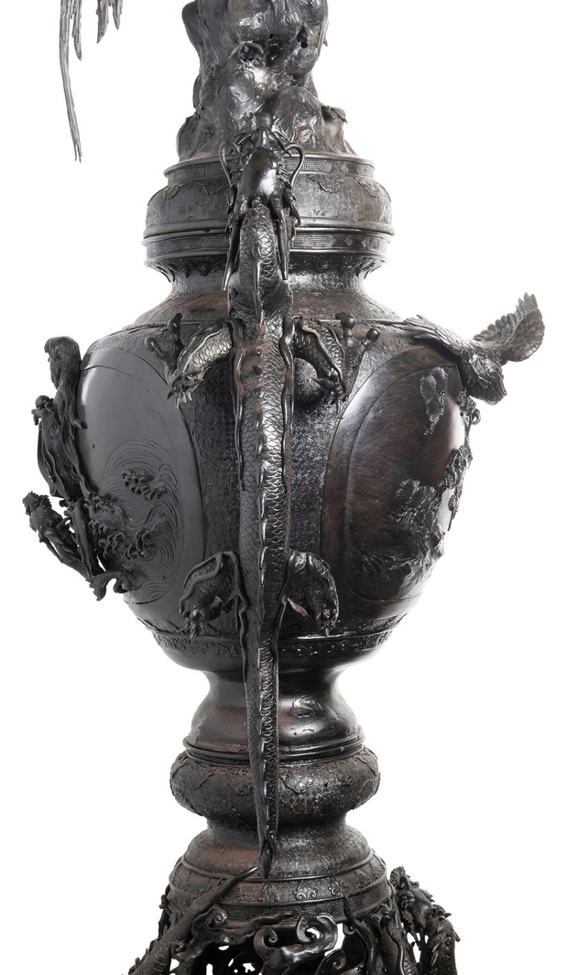 Large Japanese Meiji Period Bronze Koro, circa 1880 For Sale 3