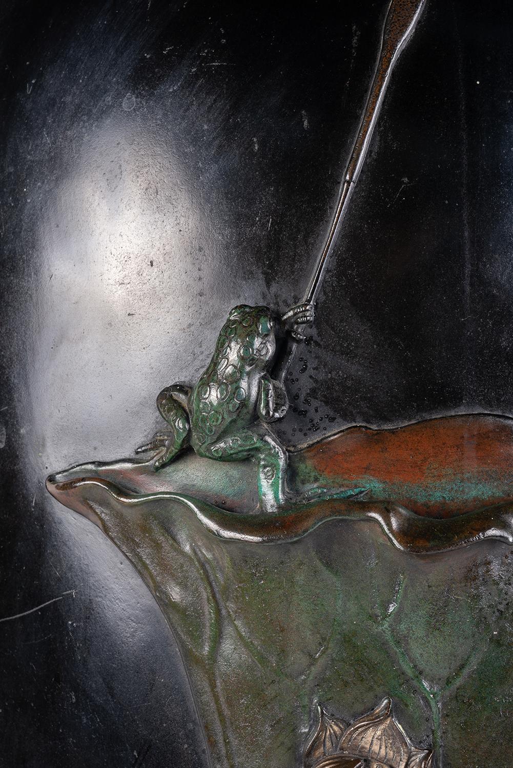 Giapponismo Grande vaso giapponese del periodo Meiji in bronzo con rivestimento in lamina in vendita