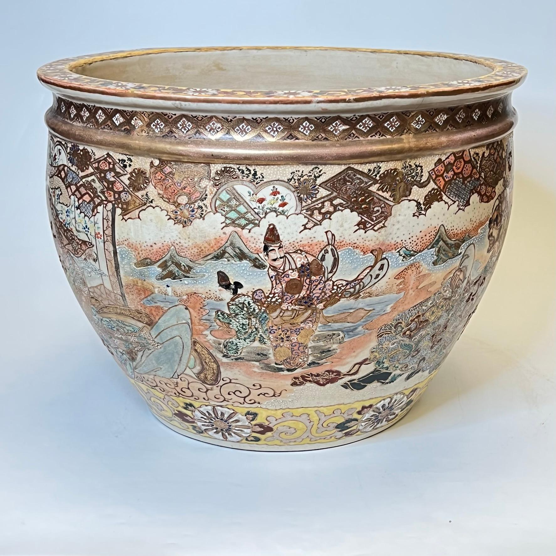 Large Japanese Meiji Period Satsuma Jardiniere In Good Condition In New York, NY