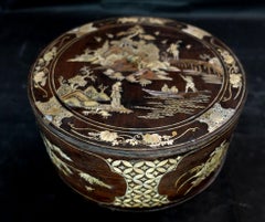 Large Japanese Mother of Pearl Inlaid Lacquered Box, Ric.062