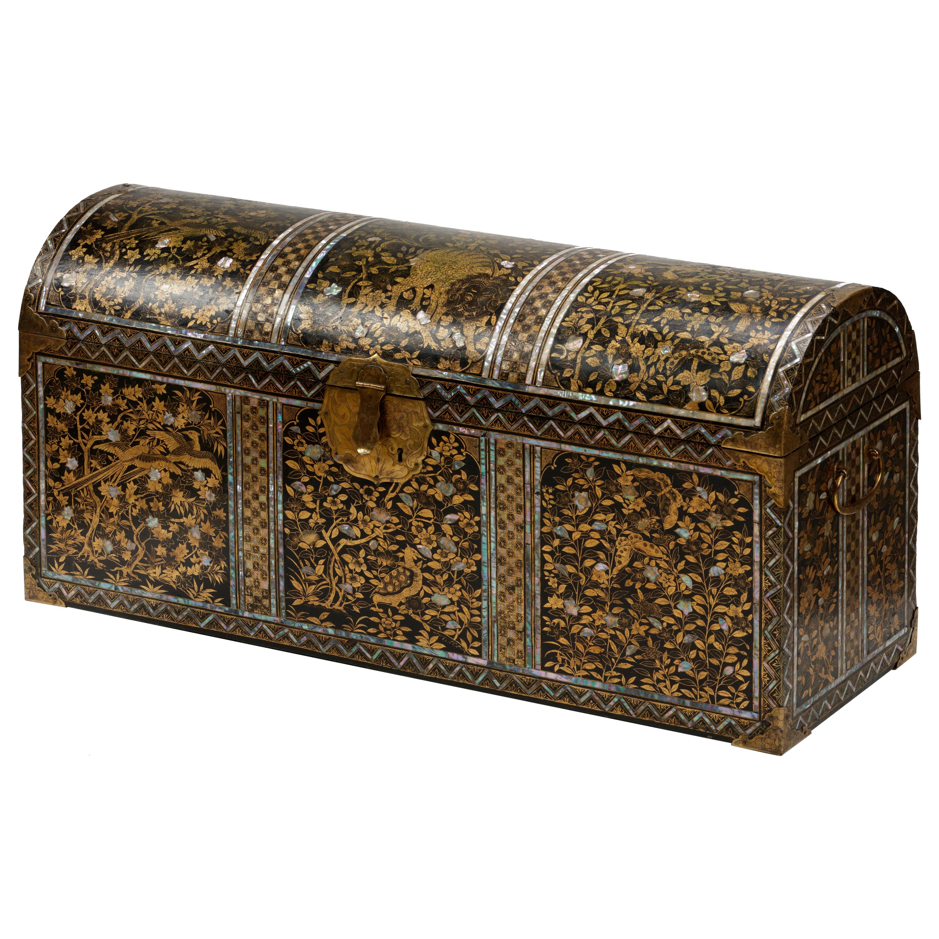 Large Japanese Namban Lacquer Coffer Arqueta, 16th Century For Sale