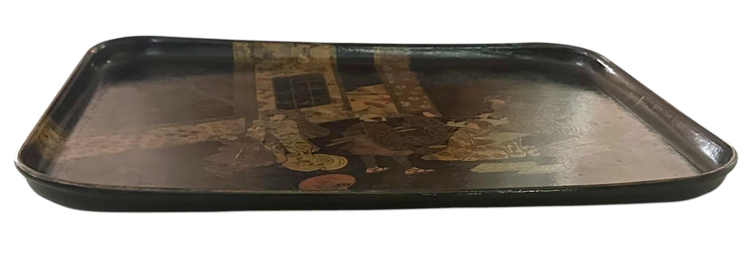 Gran Bandeja Japonesa de Papel Maché con Escena de Geishas Periodo Meiji en Bueno estado para la venta en Tampa, FL