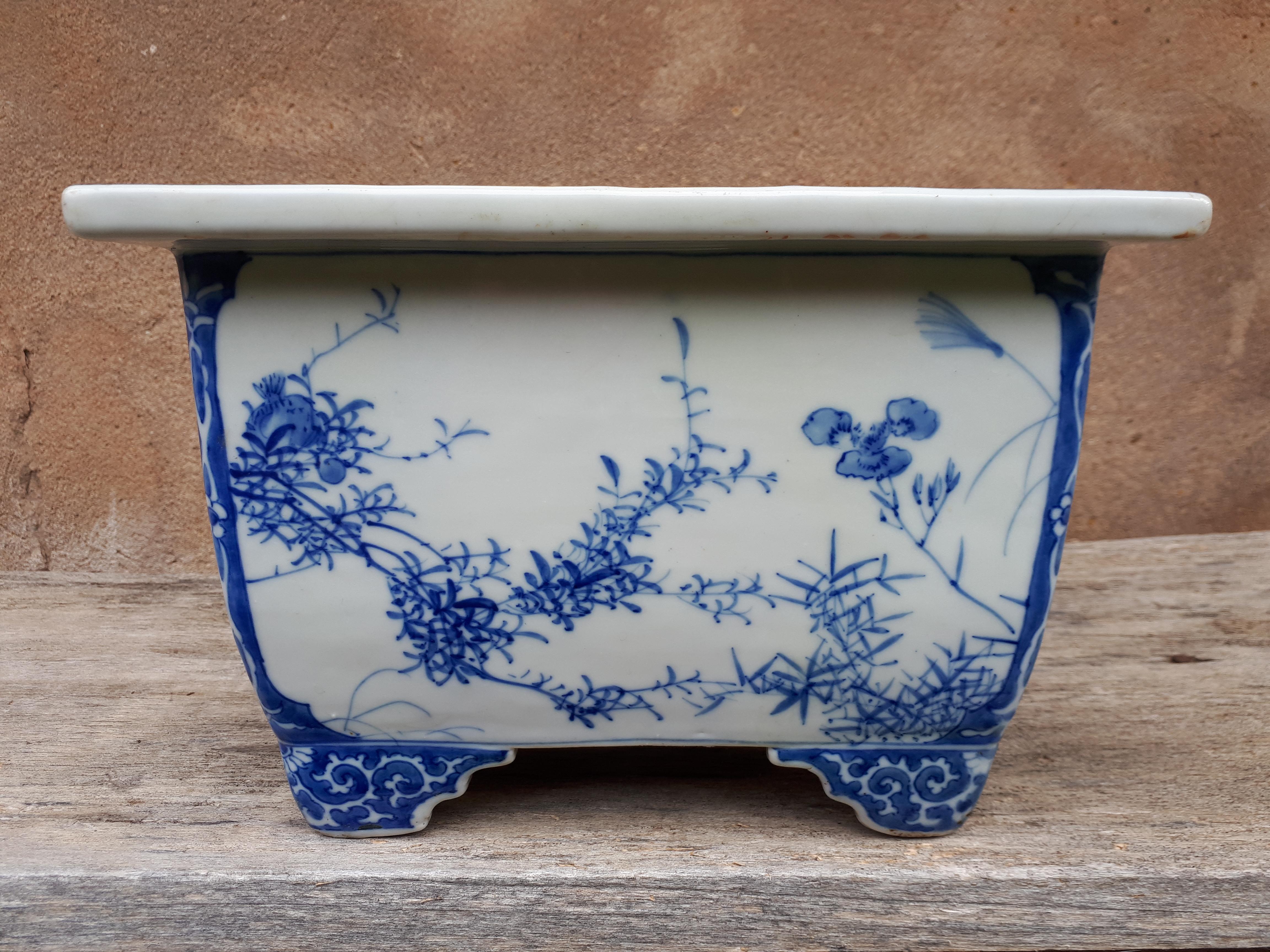 19th Century Large Japanese Planter In Seto Porcelain With Floral Decor, Meiji Era Japan