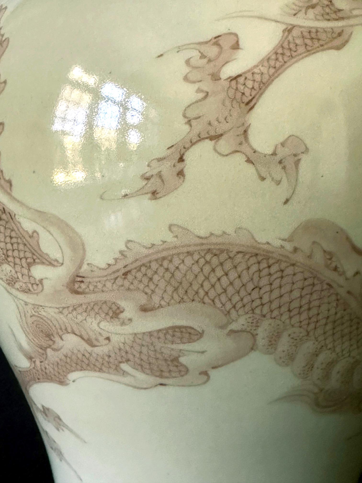 Große japanische Drachenvase aus Porzellan von Makuzu Kozan Meiji-Periode im Angebot 6