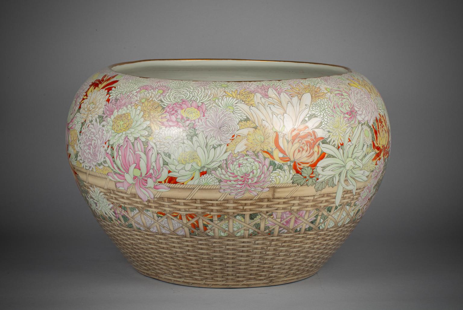 19th Century Large Japanese Porcelain Jardinière, circa 1880 For Sale